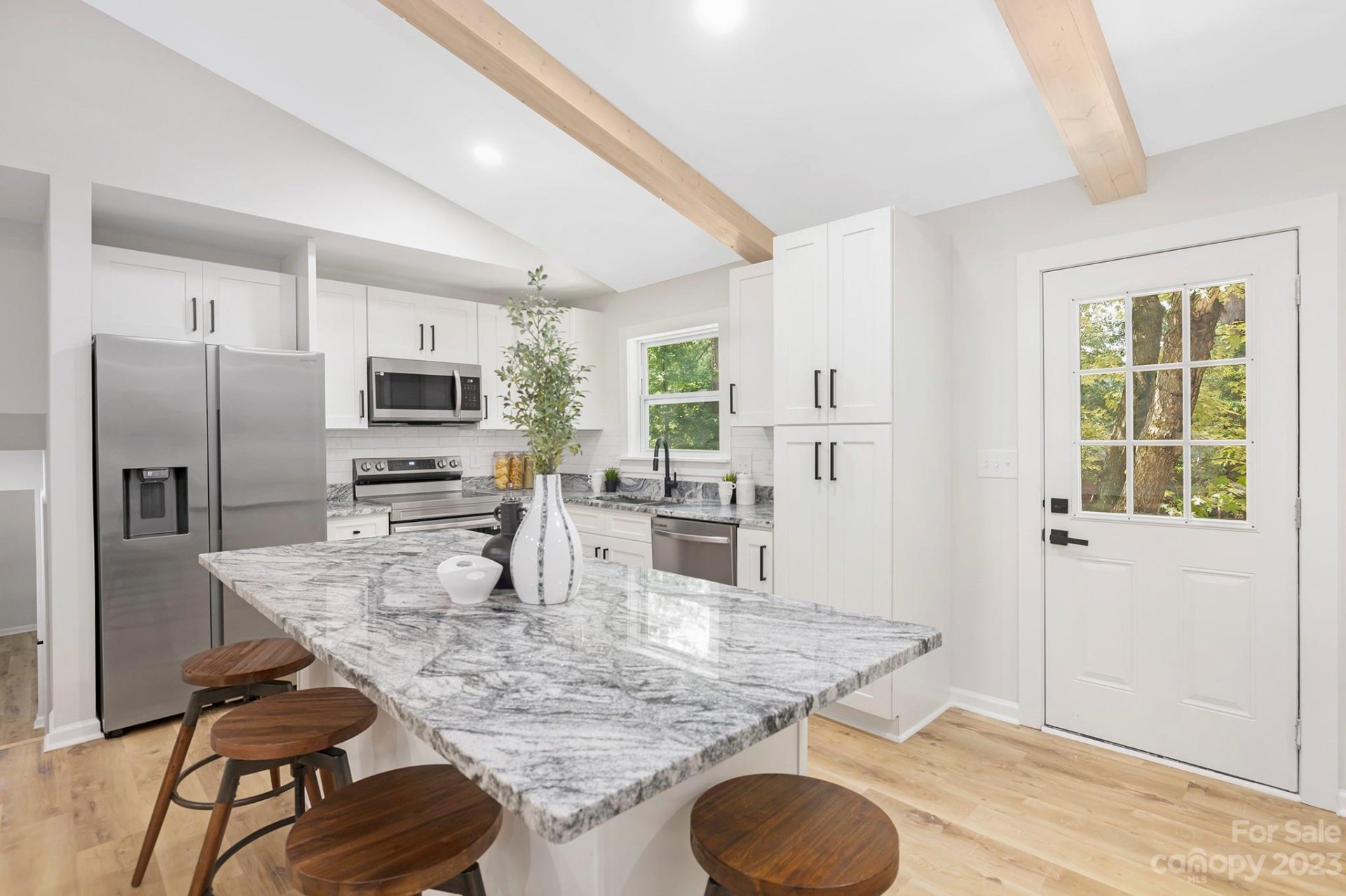 Property image 1 at 801 Mclaughlin Drive, Charlotte, NC 28212