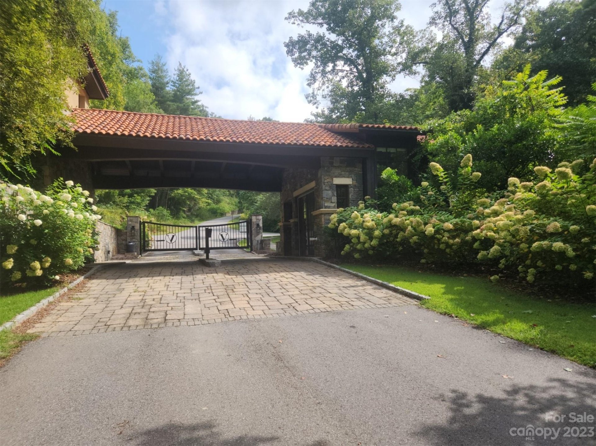 Property at 7 Bent Branch Lane, Asheville, NC 28804