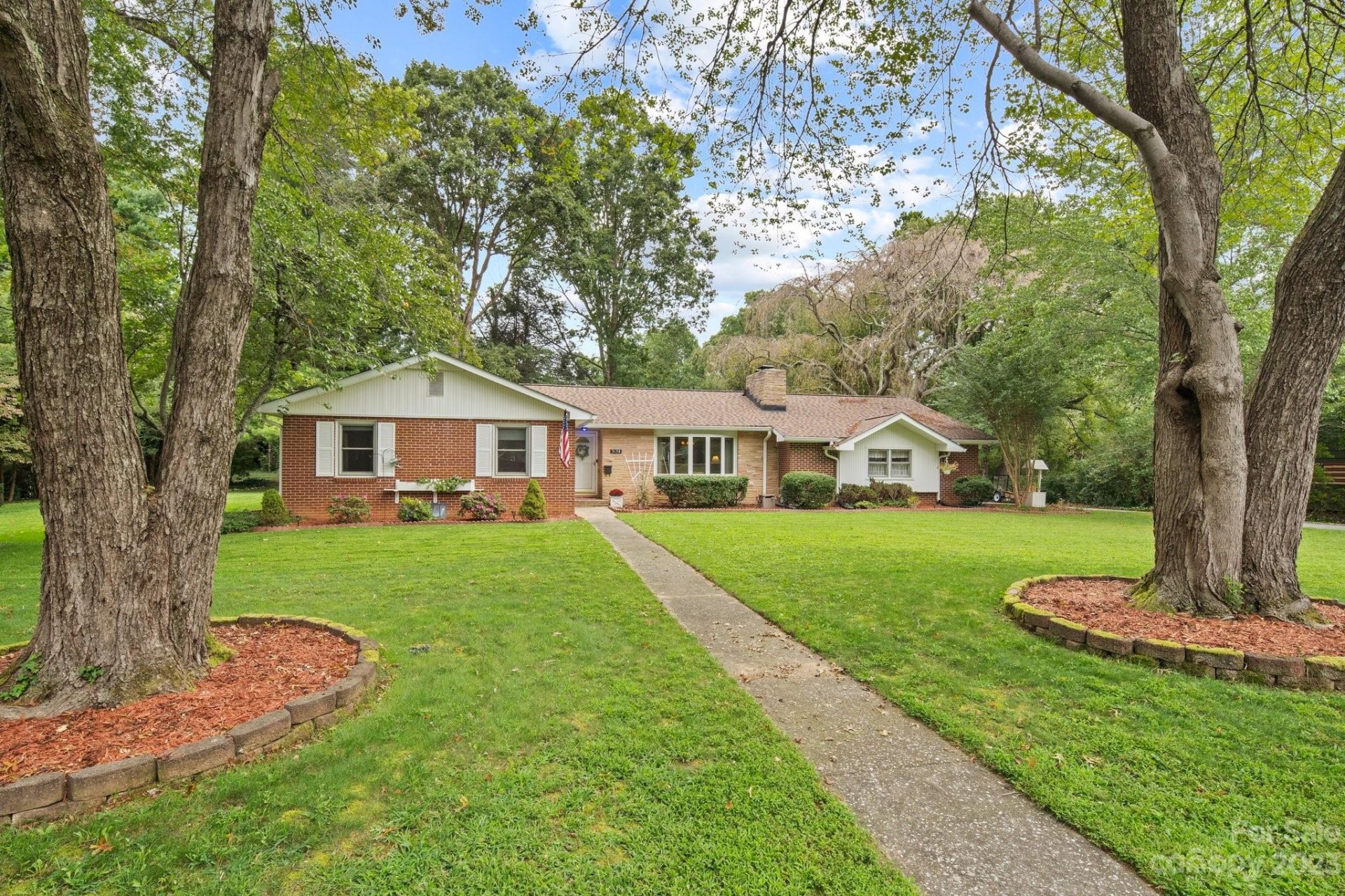 Property image 1 at 3138 Florida Drive, Hendersonville, NC 28792