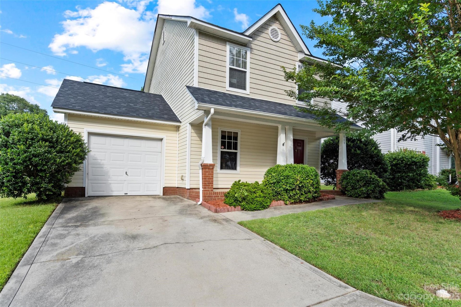Property image 1 at 808 Raindrops Road, Gastonia, NC 28054