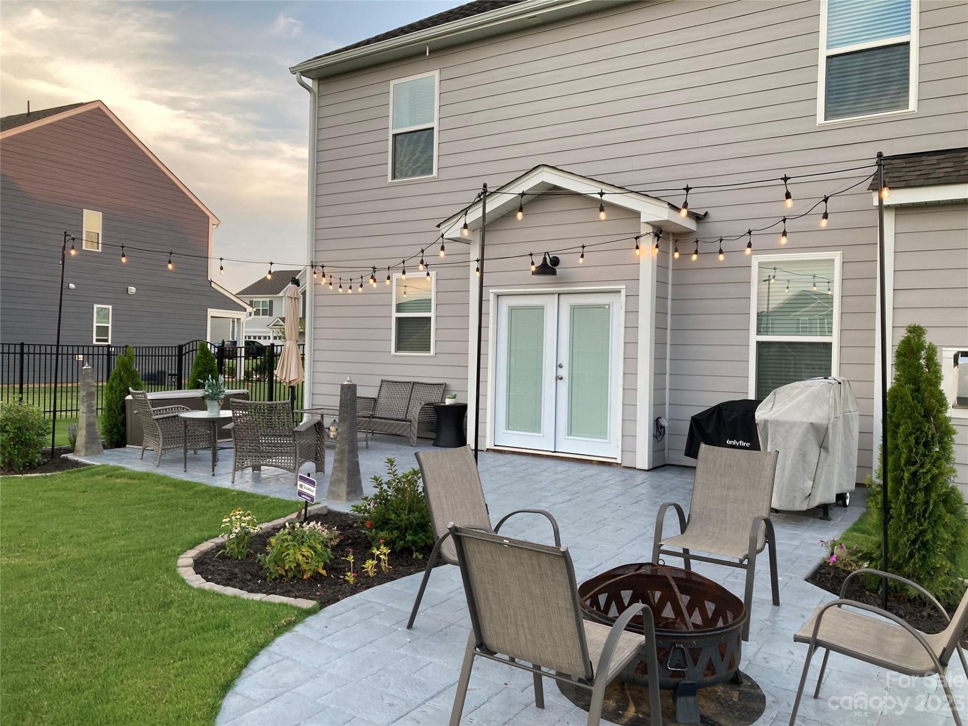 156 W Neel Ranch Road