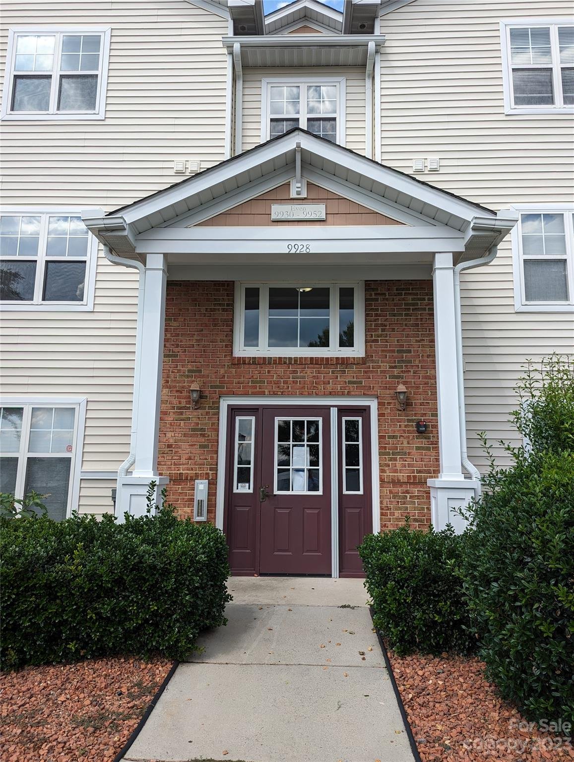 9942 Hyde Glen Court