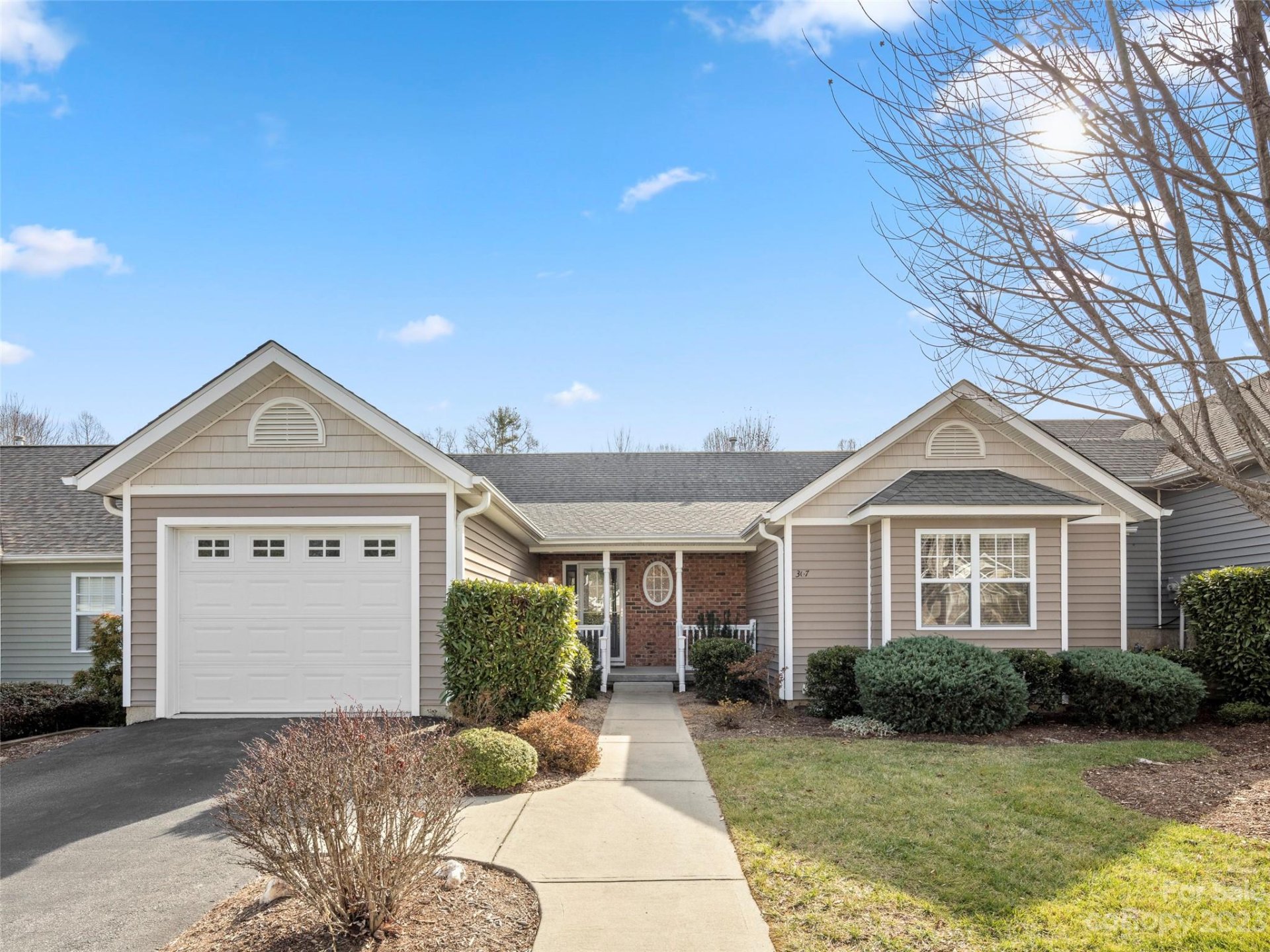 Property image 1 at 307 Charlestown Drive, Hendersonville, NC 28792