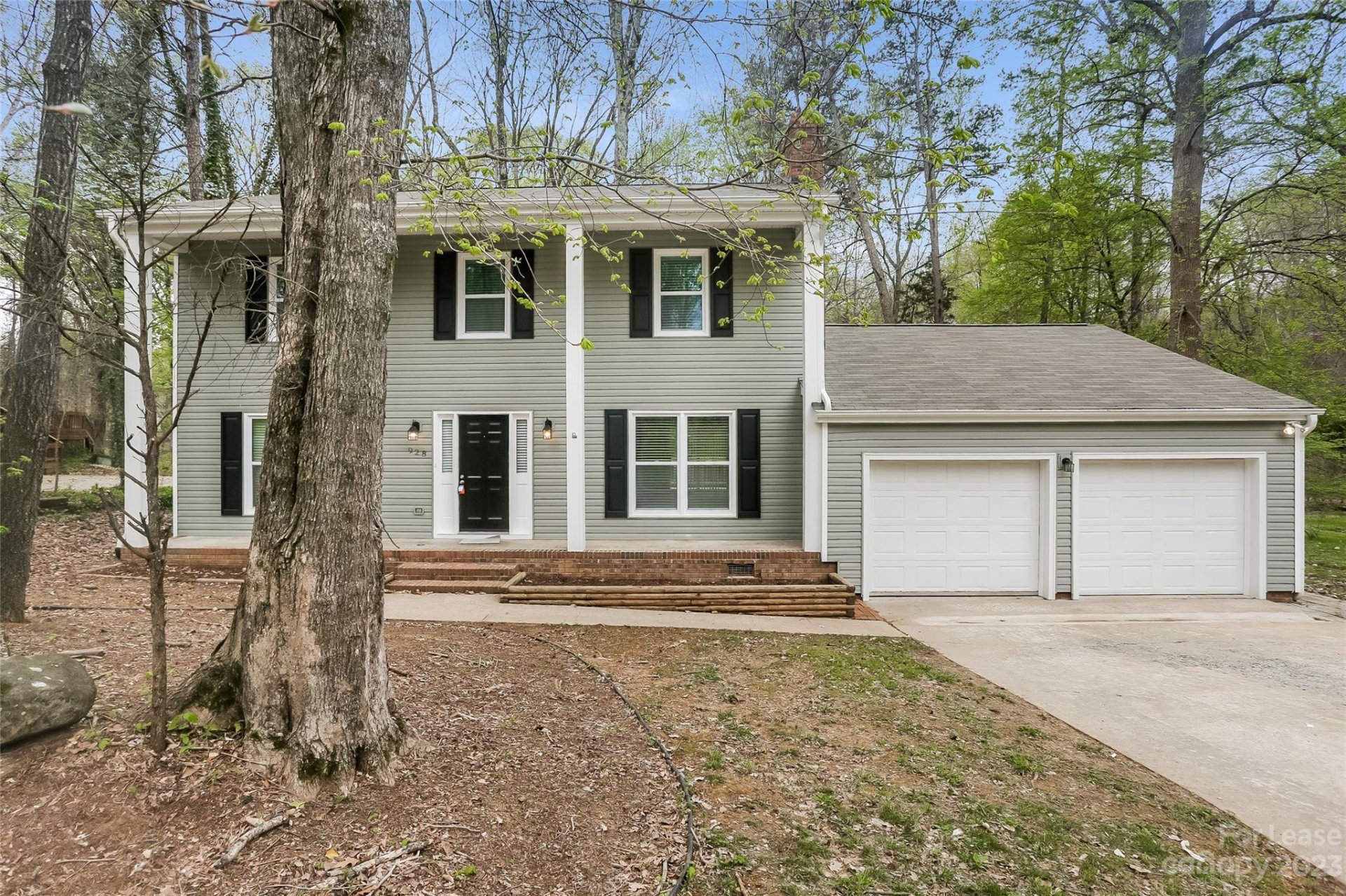 Property image 1 at 928 Autumnwood Lane, Charlotte, NC 28213