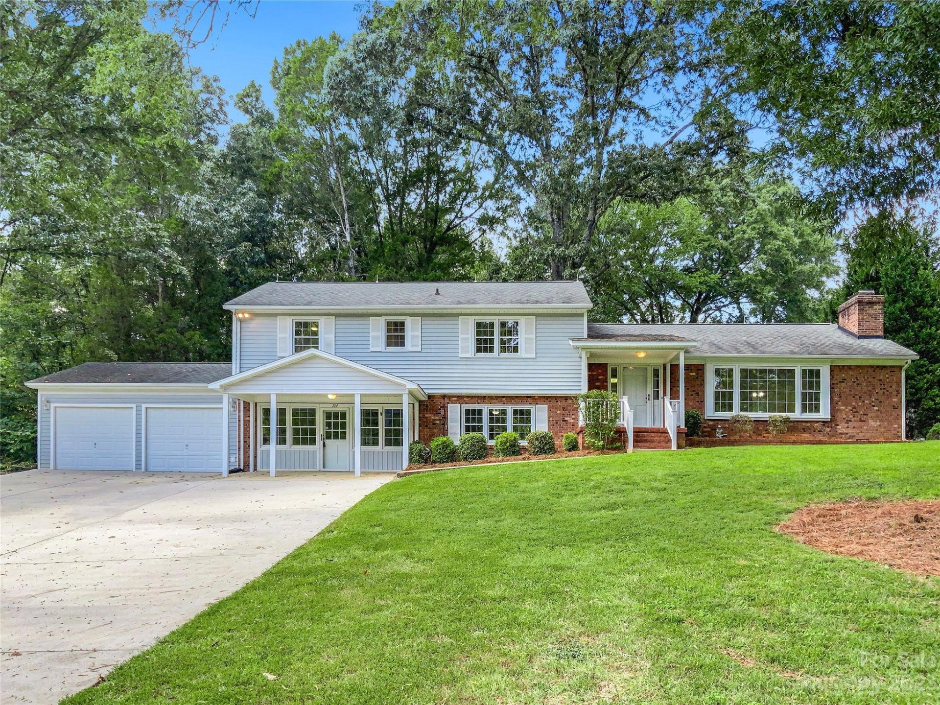 104 White Oaks Drive