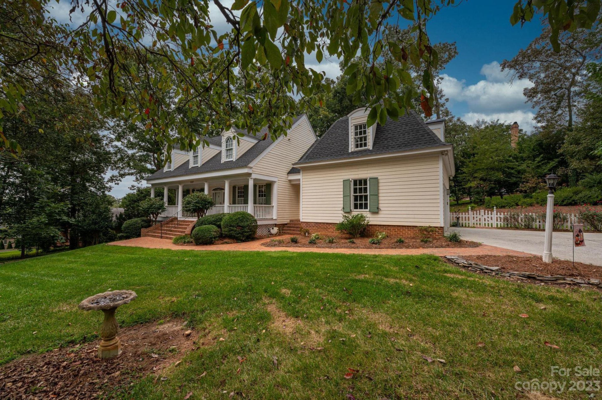 Property image 3 at 1327 10th Street Drive, Hickory, NC 28601