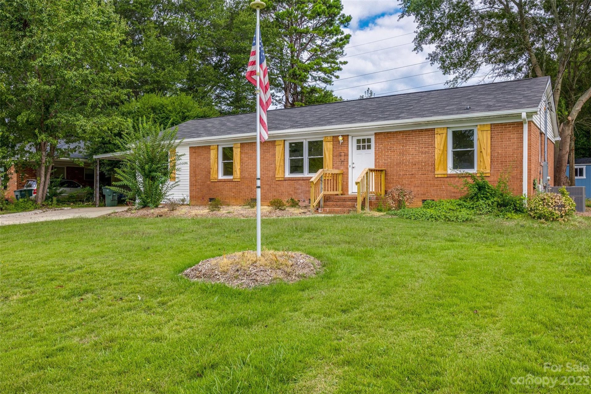 Property image 1 at 1014 Holly Drive, Gastonia, NC 28054