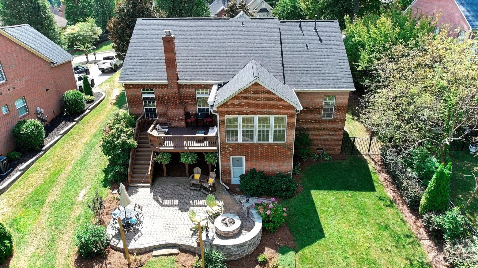 2482 Green Point Lane