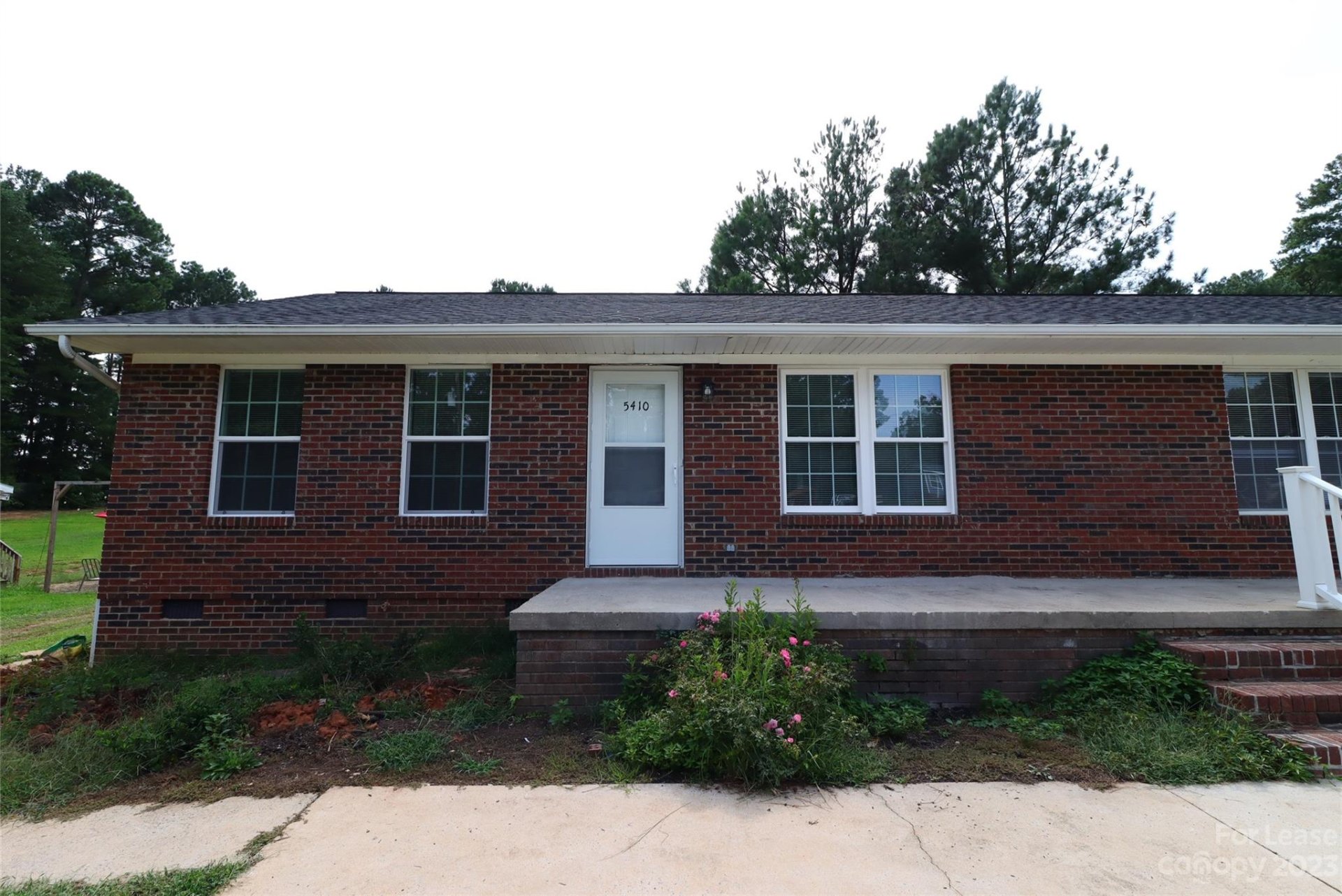 Property image 1 at 5410 Wrenn Drive, Denver, NC 28037