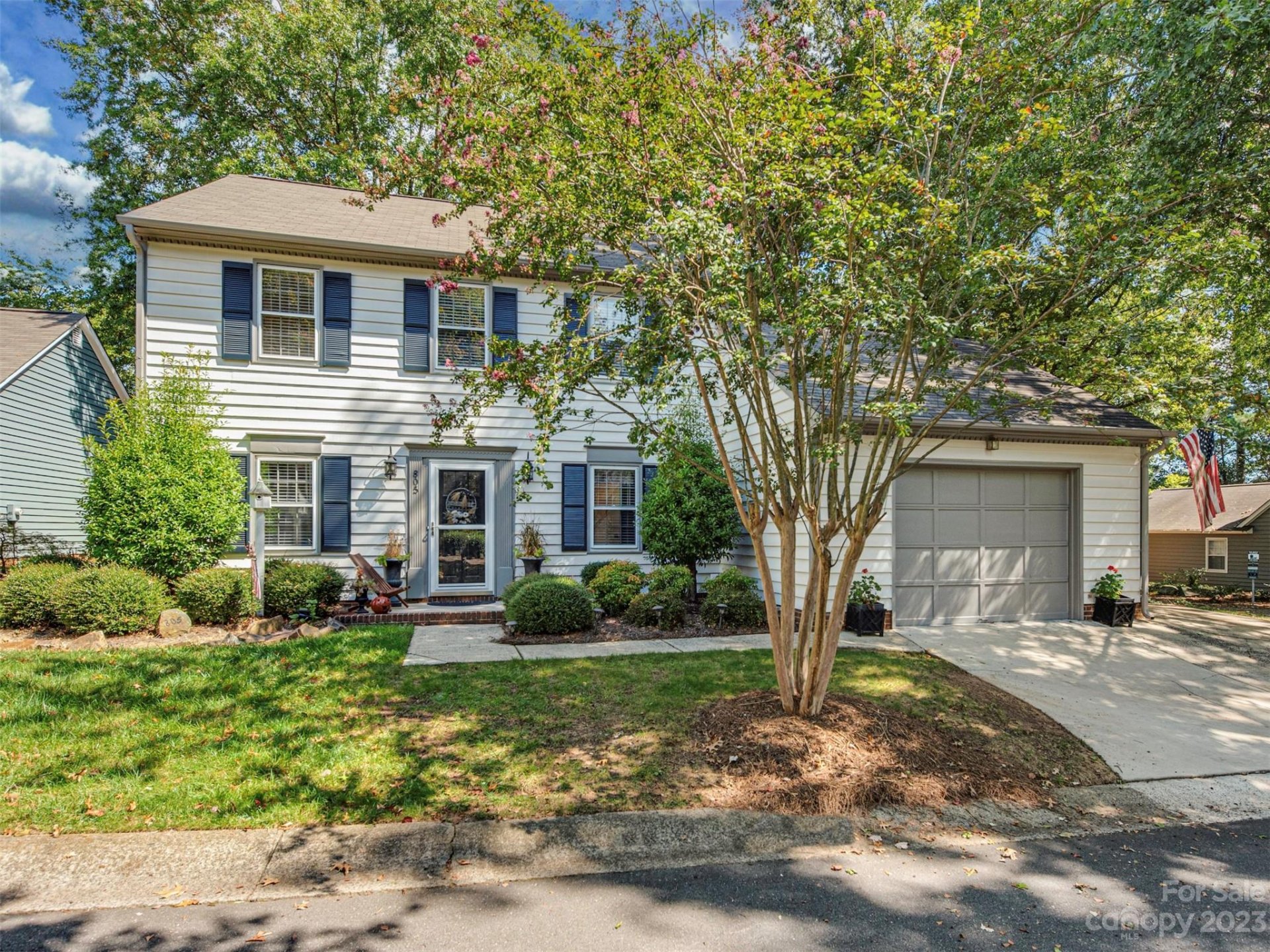 Property image 1 at 805 Farm Tree Lane, Charlotte, NC 28209