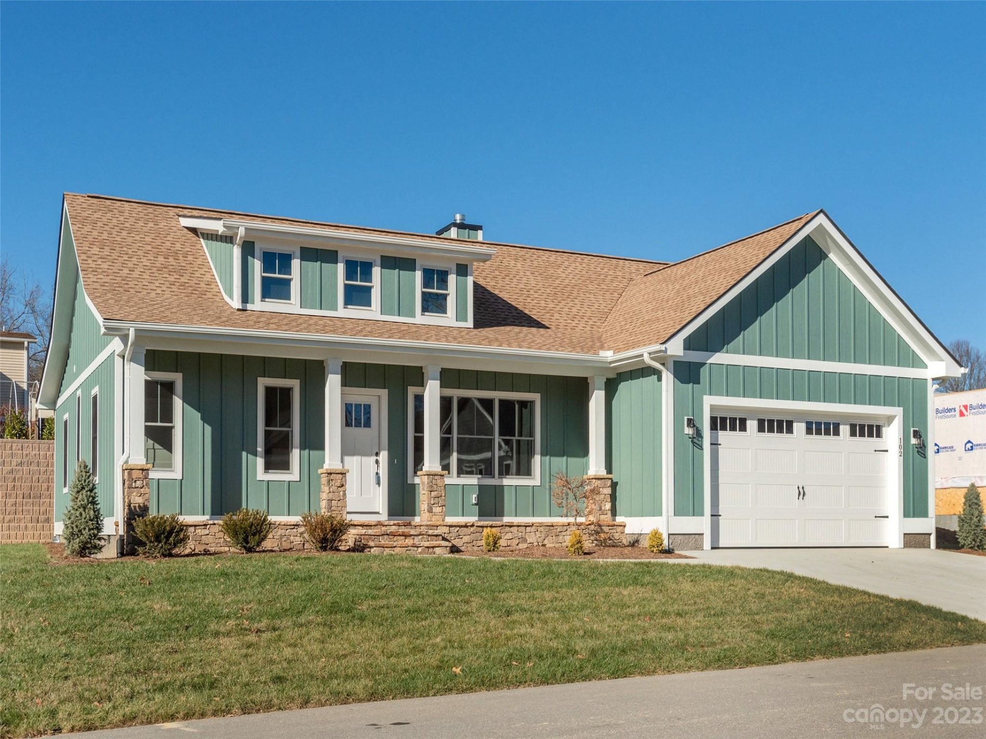 Property image 1 at 102 Olde Oak Way, Hendersonville, NC 28792