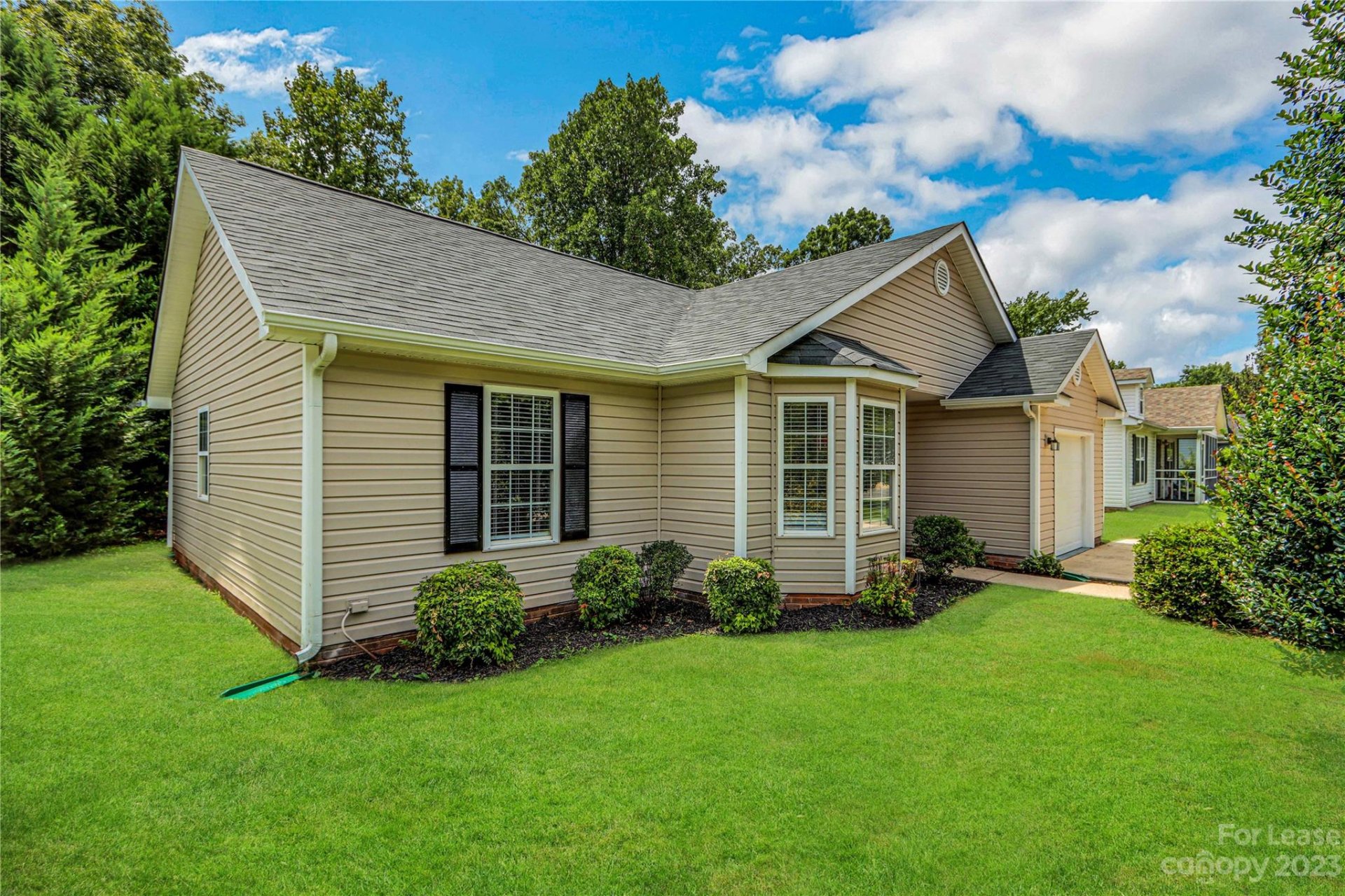 Property image 3 at 6207 Cottageville Lane, Charlotte, NC 28208
