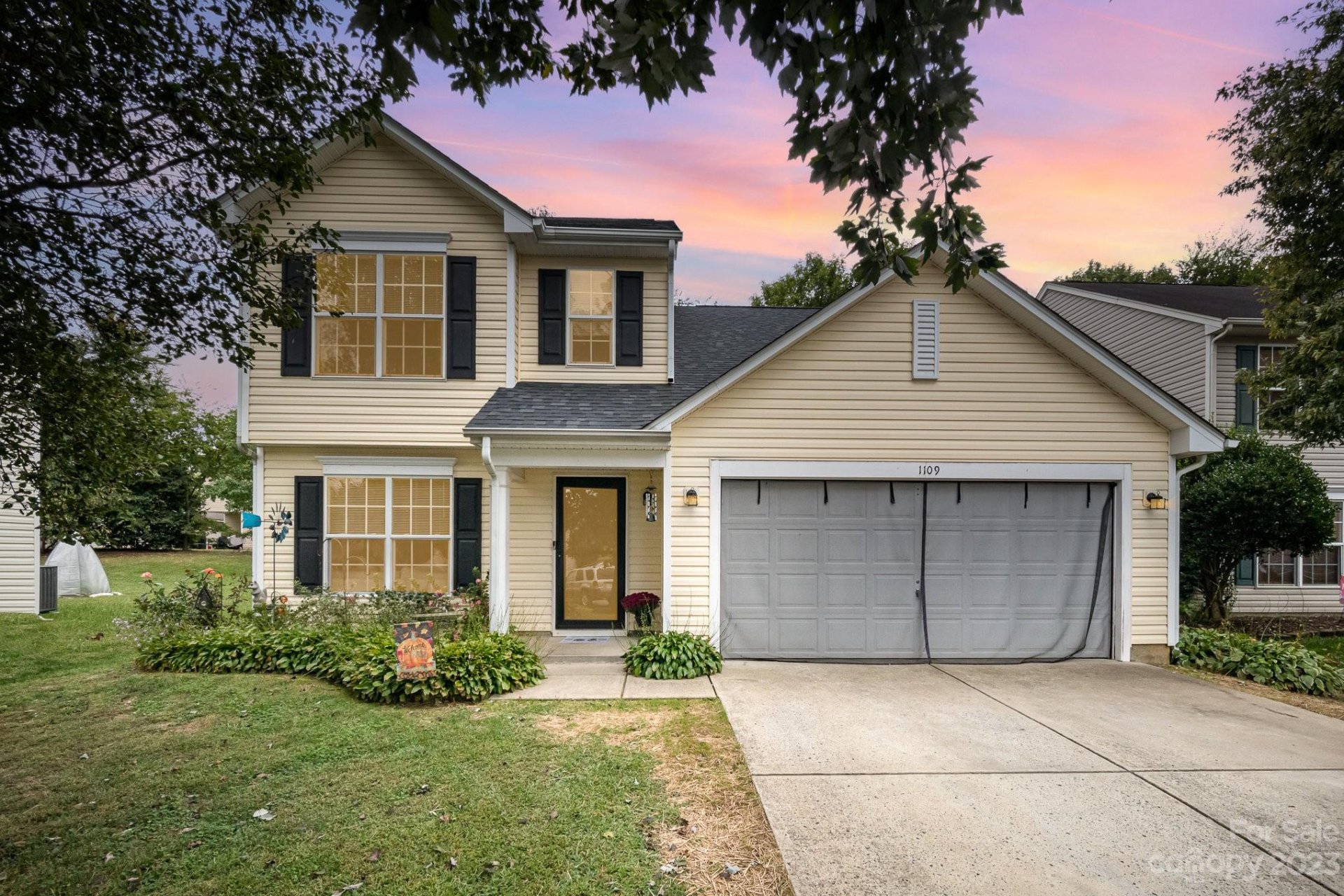 1109 Meadowbrook Lane