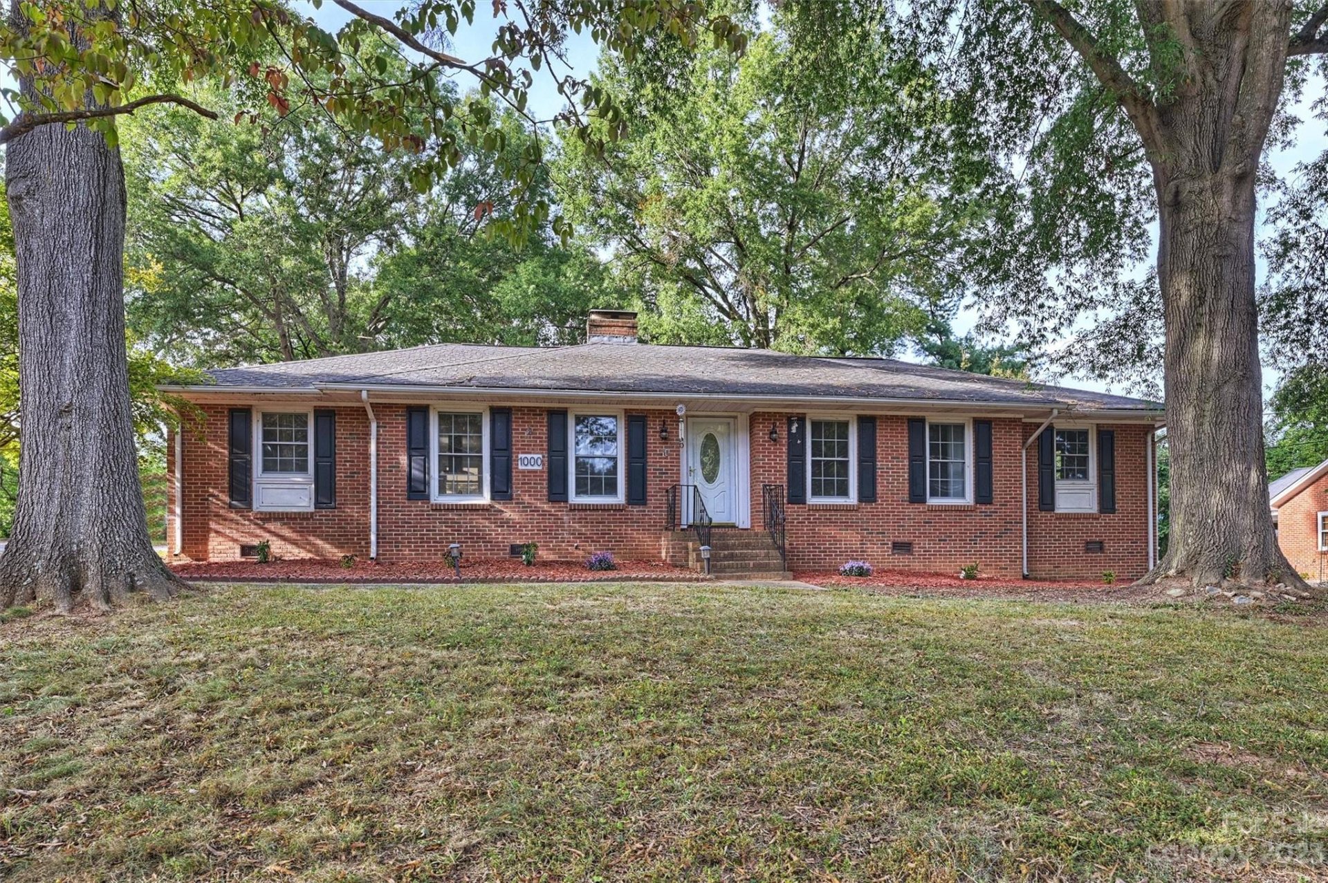 Property image 1 at 1000 Creekbriar Avenue, Gastonia, NC 28054
