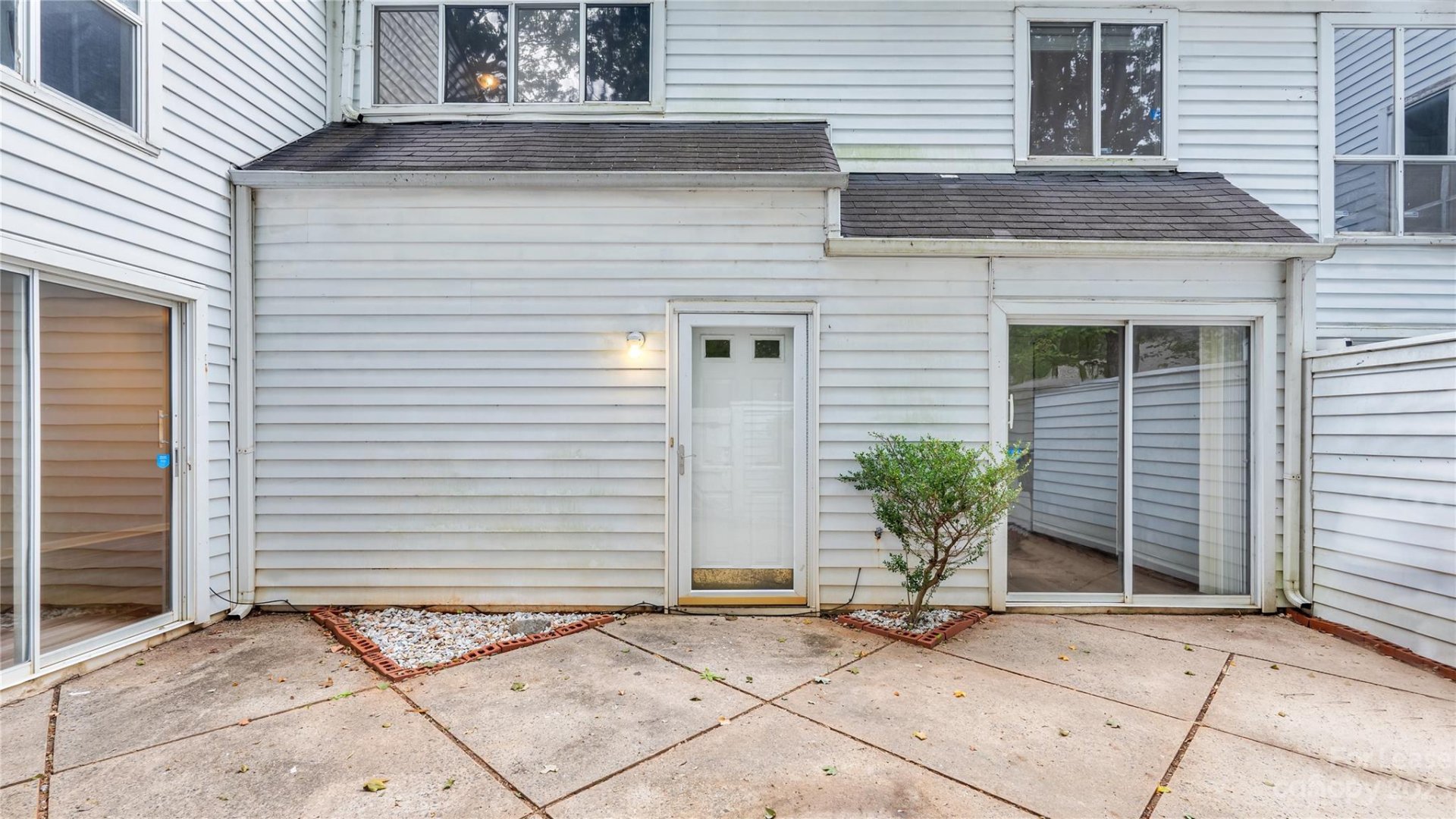 Property image 1 at 6927 Stonington Lane, Charlotte, NC 28227