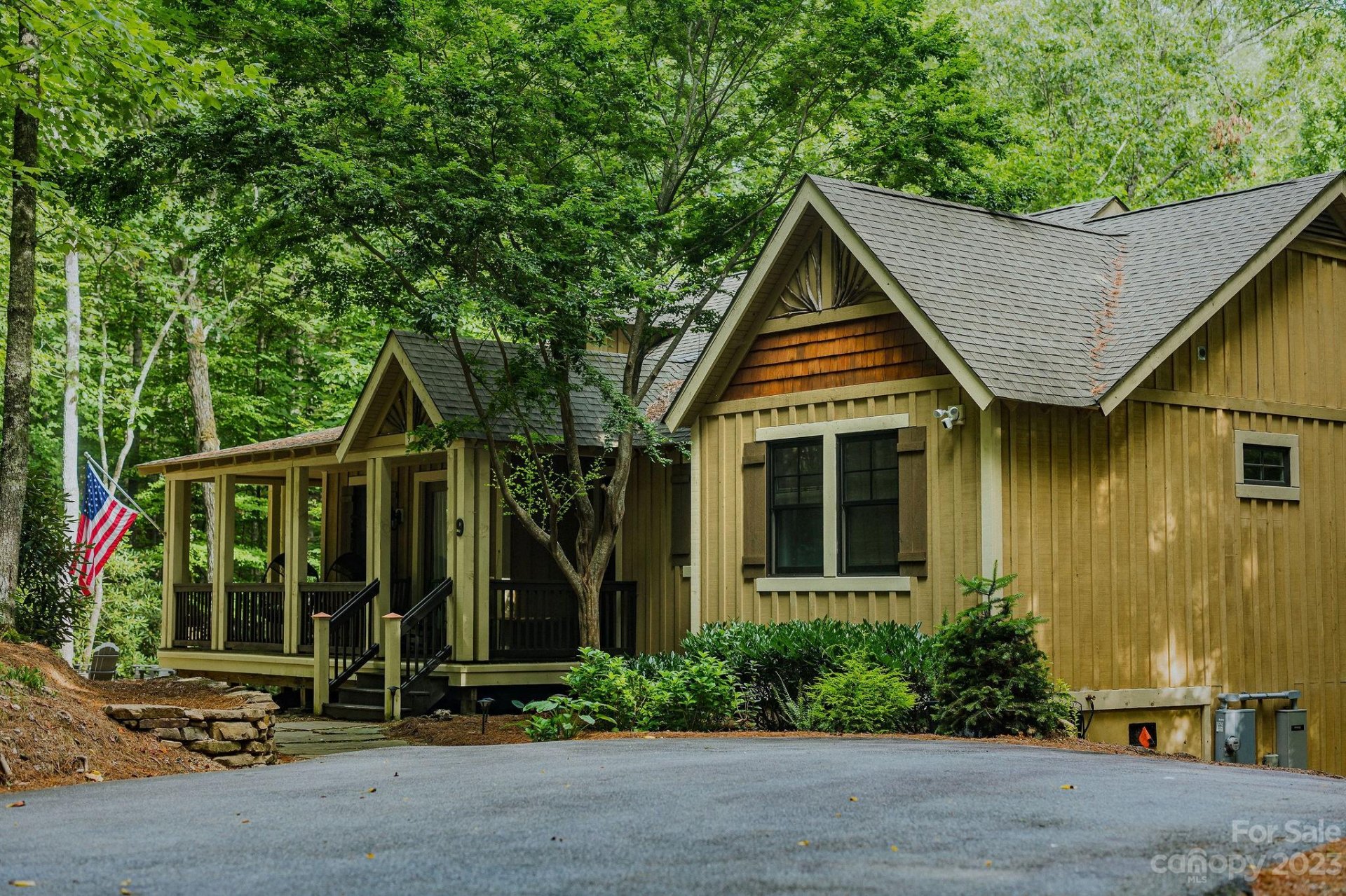 9 Whispering Falls Court