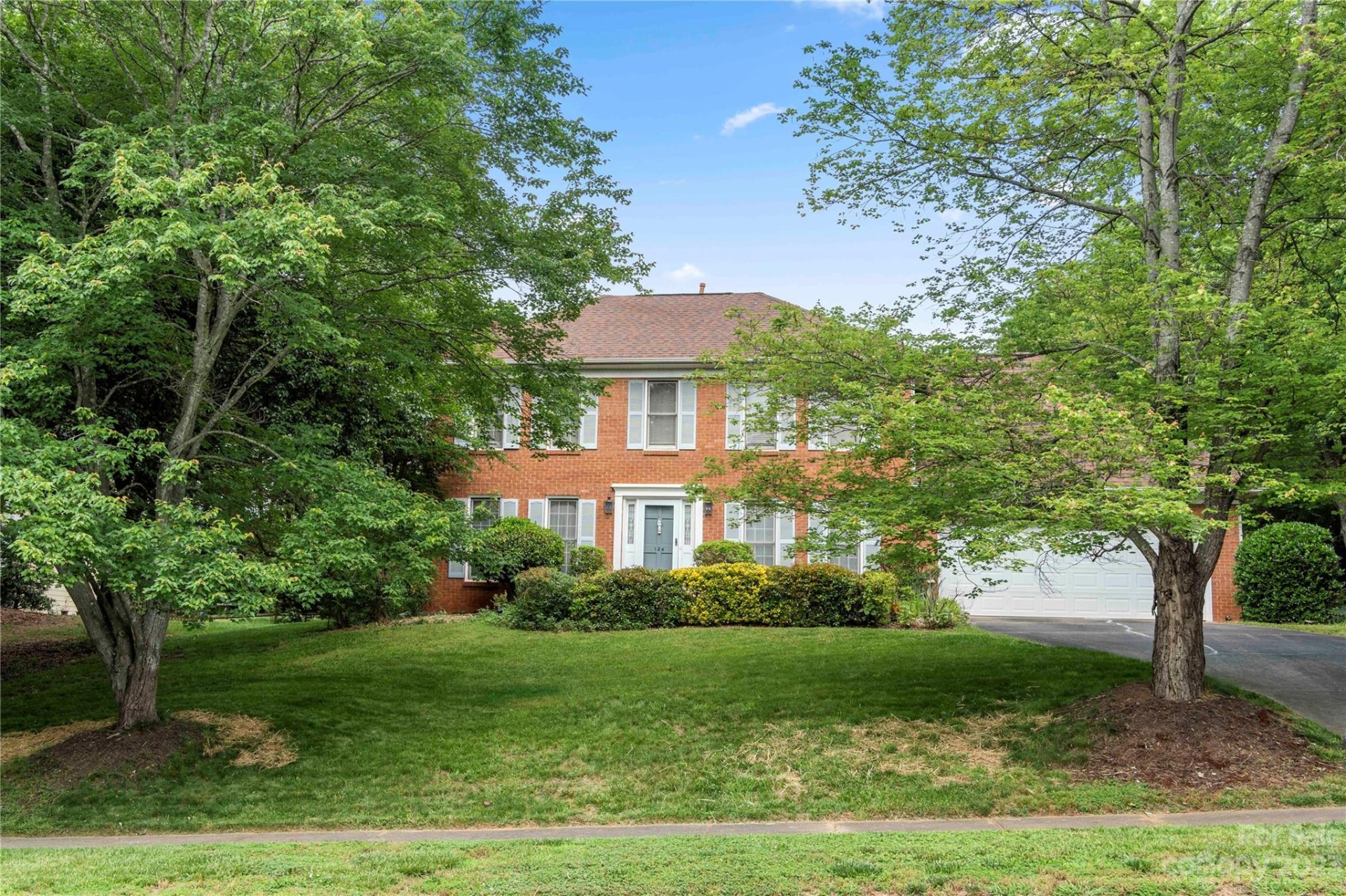 Property image 1 at 124 Whitefriars Lane, Matthews, NC 28105