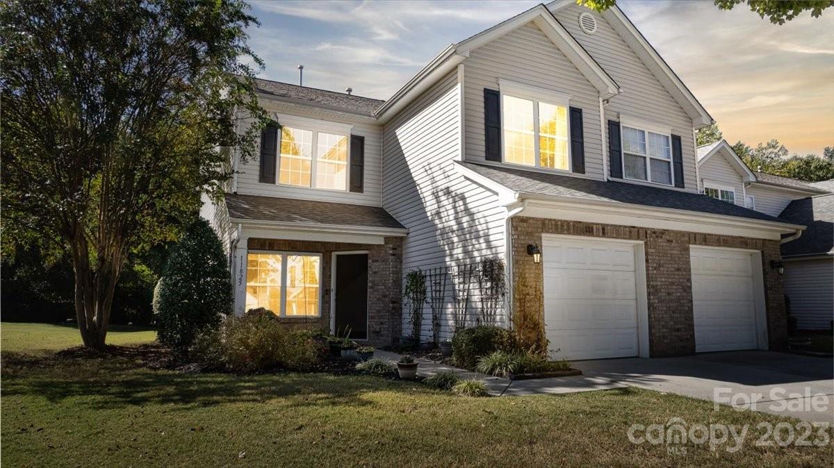 11825 Stratfield Place Circle