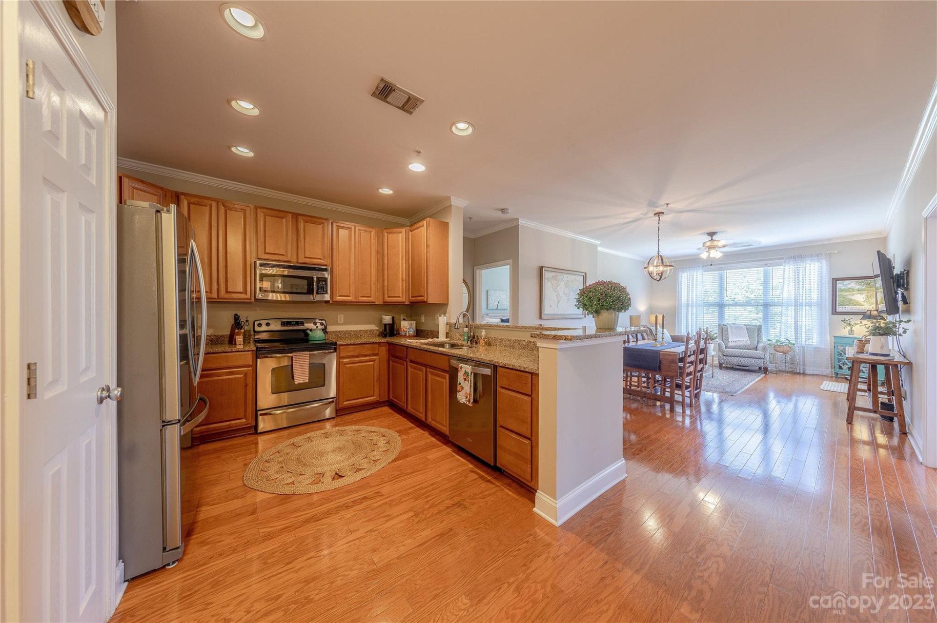 Property image 1 at 1000 E Woodlawn Road, Charlotte, NC 28209