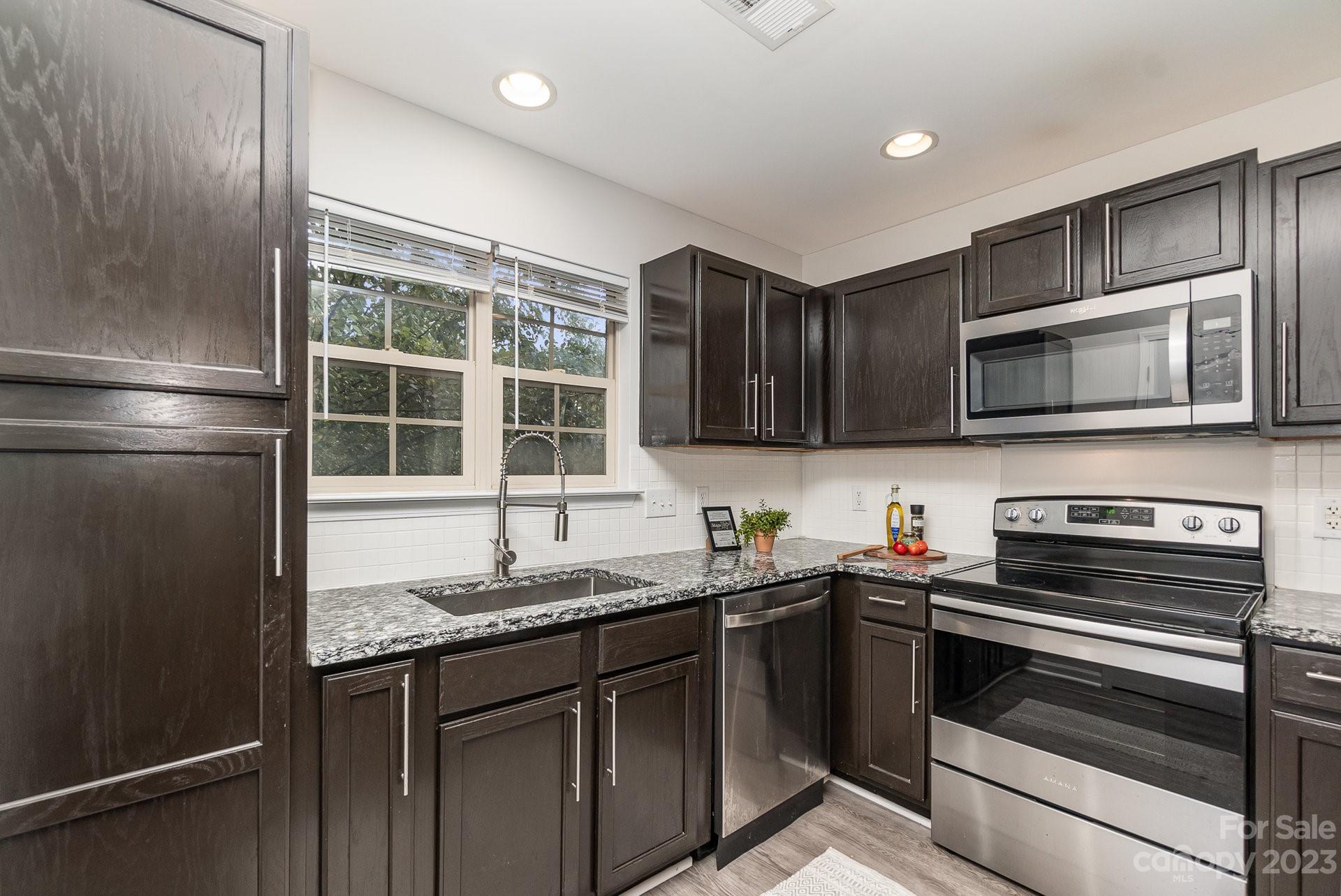 Property image 3 at 6536 Quarterbridge Lane, Charlotte, NC 28262