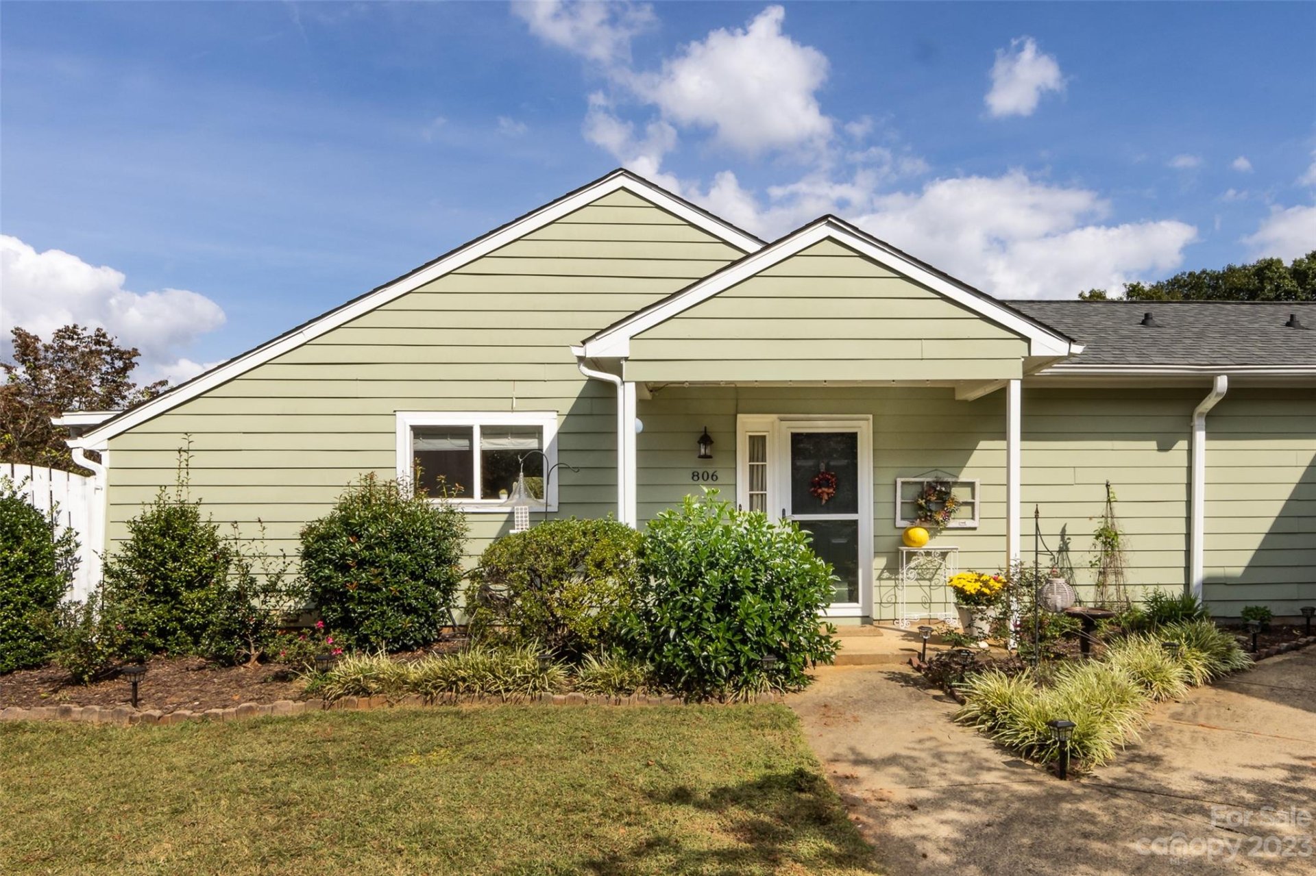 Property image 1 at 806 Sardis Cove Drive, Charlotte, NC 28270