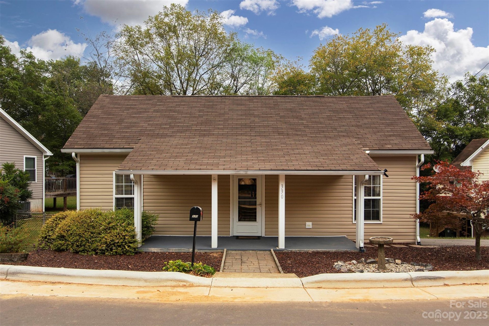 Property image 1 at 330 Nesbit Avenue, Mooresville, NC 28115