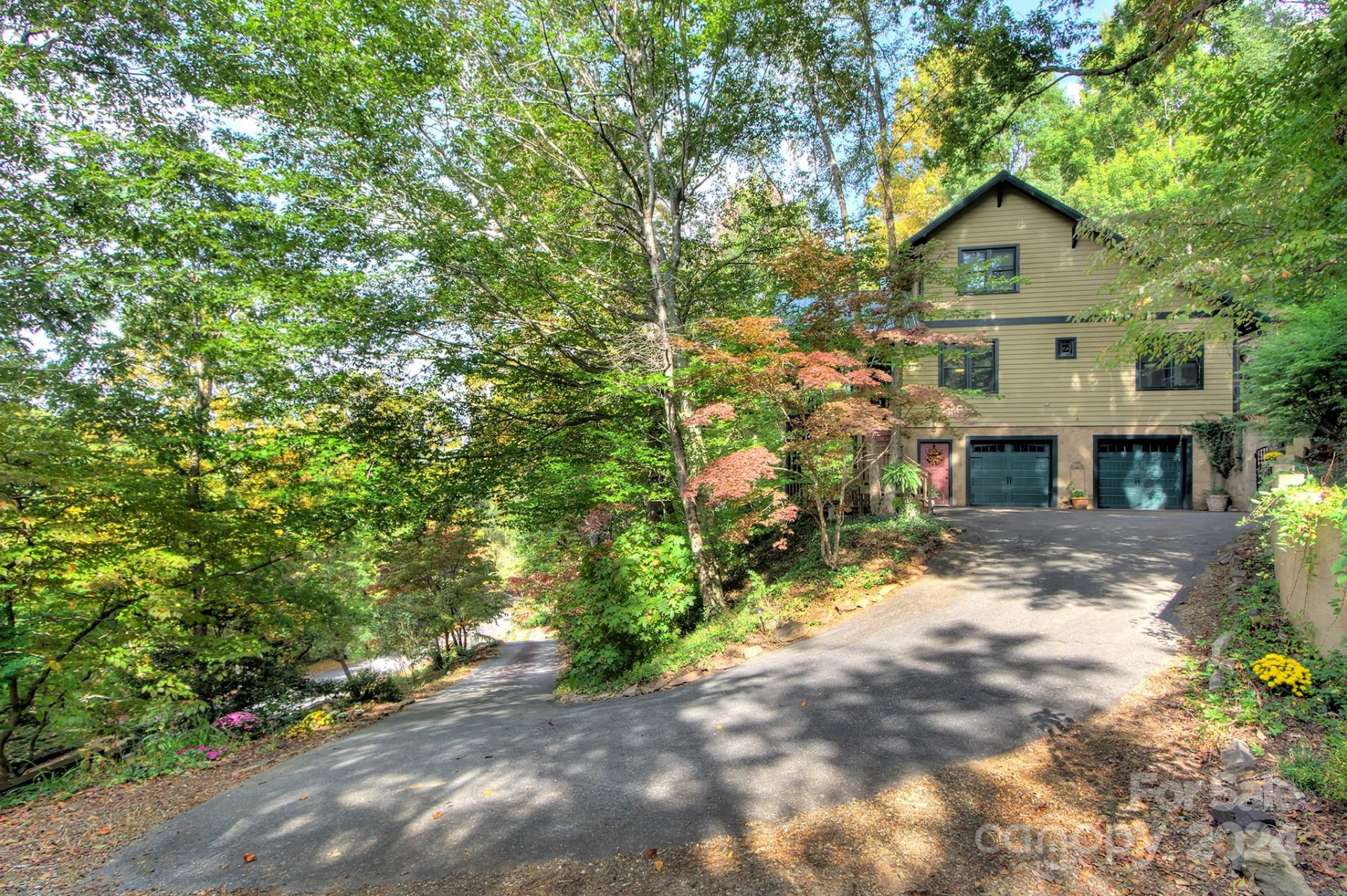 Property image 4 at 12 Hawk View Drive, Asheville, NC 28804