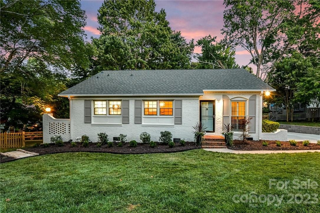 Property image 1 at 1231 Fox Run Drive, Charlotte, NC 28212