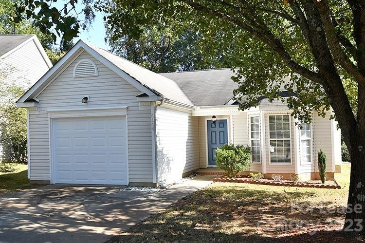 Property image 1 at 6114 Goldenfield Drive, Charlotte, NC 28269