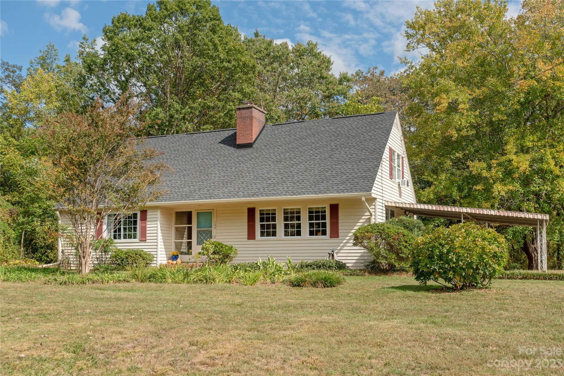 Property image 1 at 100 Arco Road, Asheville, NC 28805