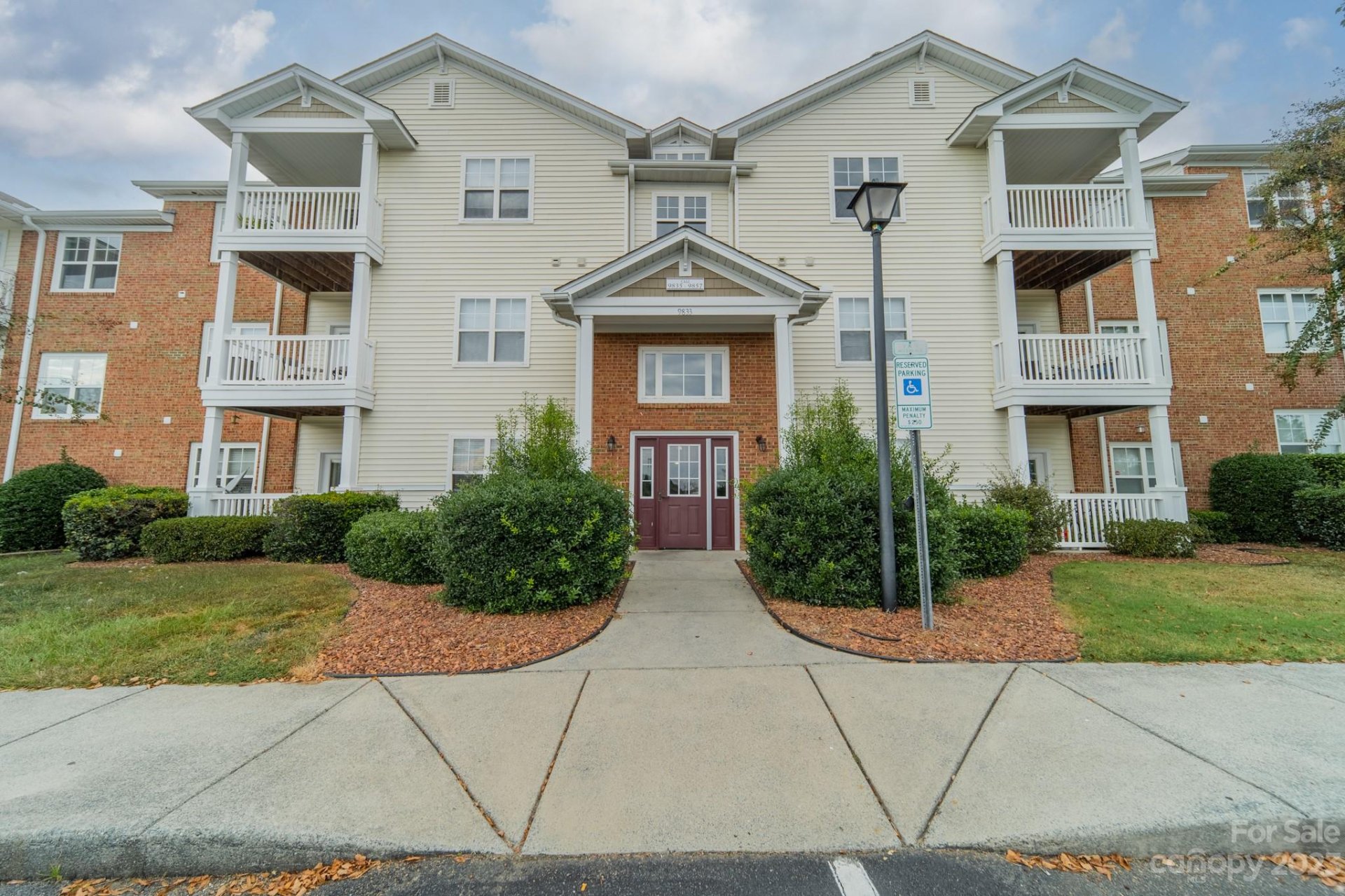 9835 Hyde Glen Court