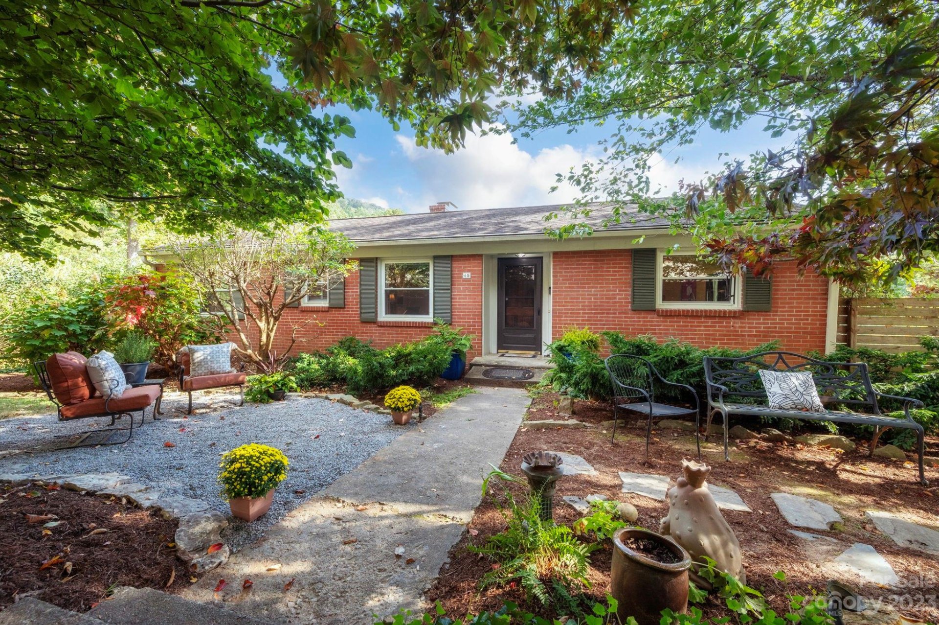 65 Griffing Boulevard