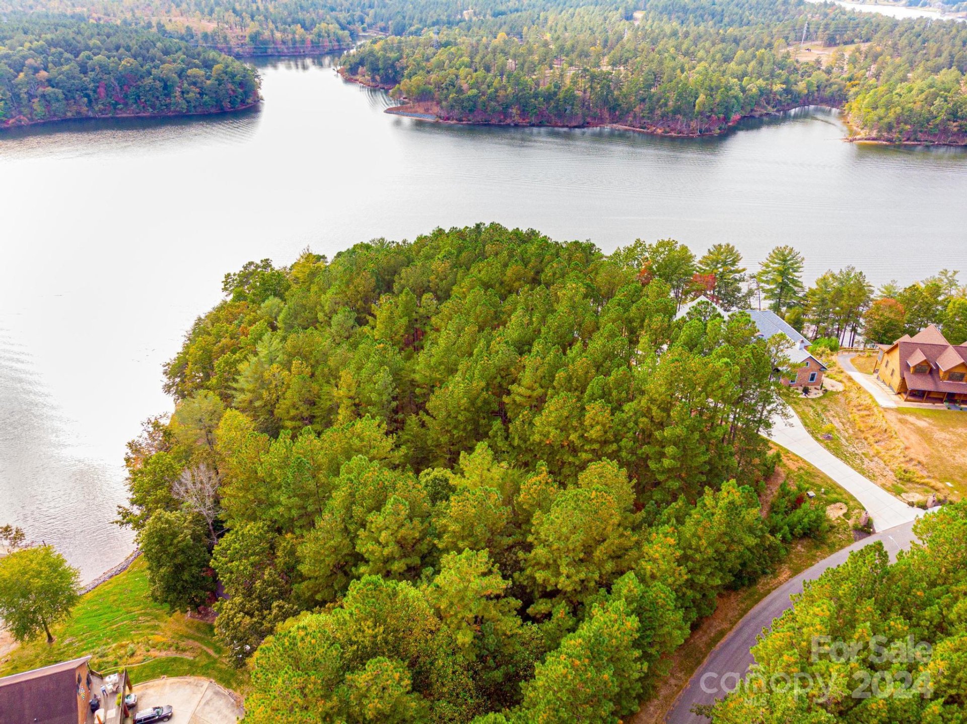 Property image 2 at 138 Edgewater Court, Granite Falls, NC 28630