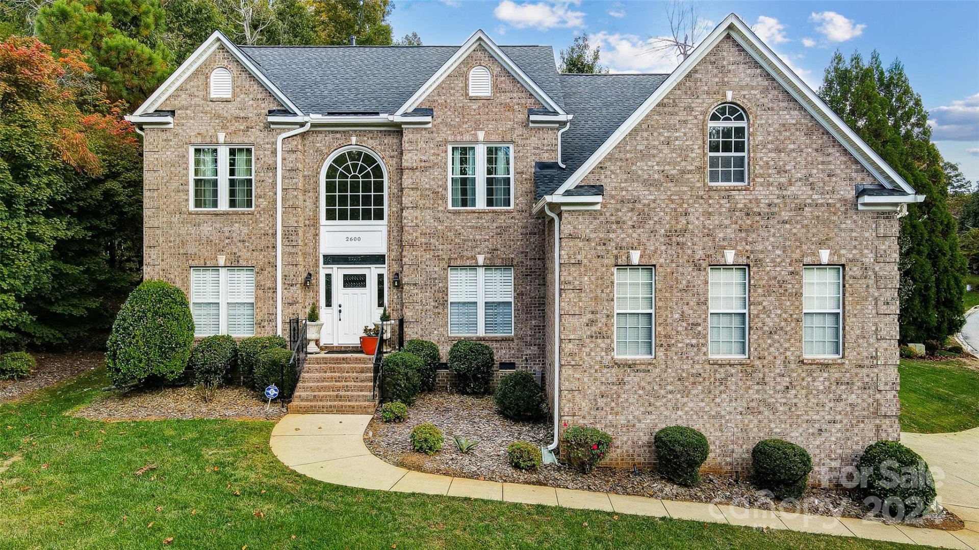 Property image 1 at 2600 Mt Isle Harbor Drive, Charlotte, NC 28214