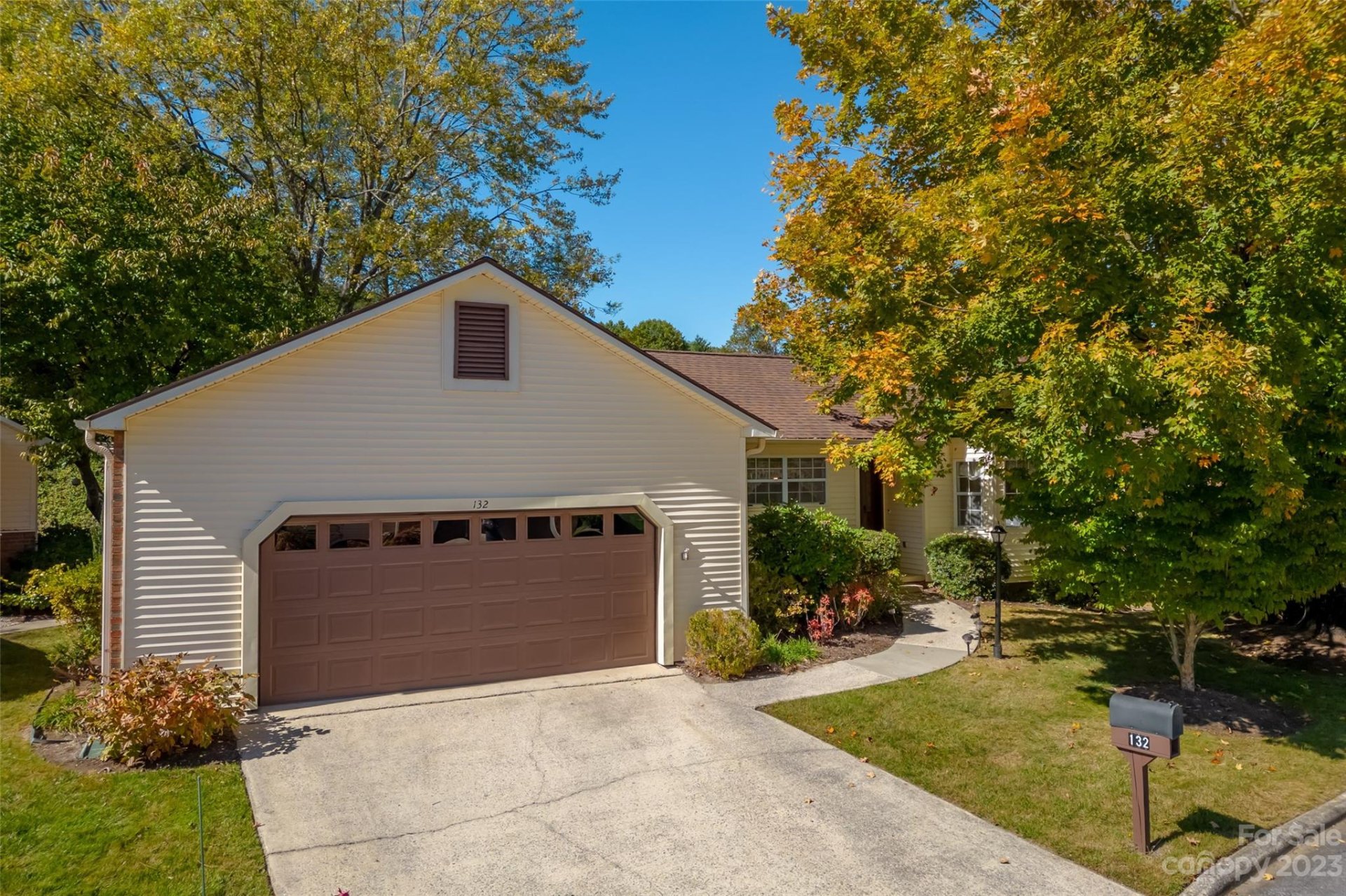 Property image 1 at 132 Exeter Court, Hendersonville, NC 28791