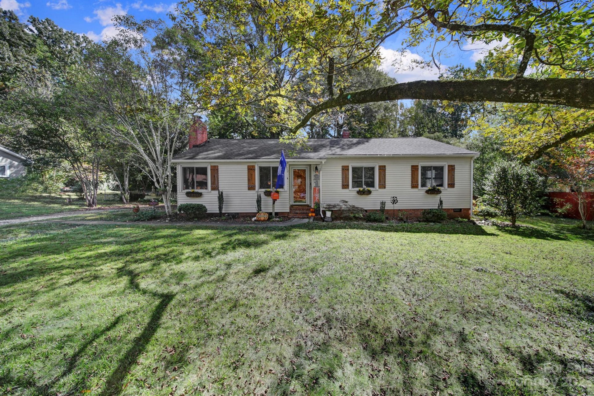 Property image 2 at 213 Oakwood Avenue, York, SC 29745