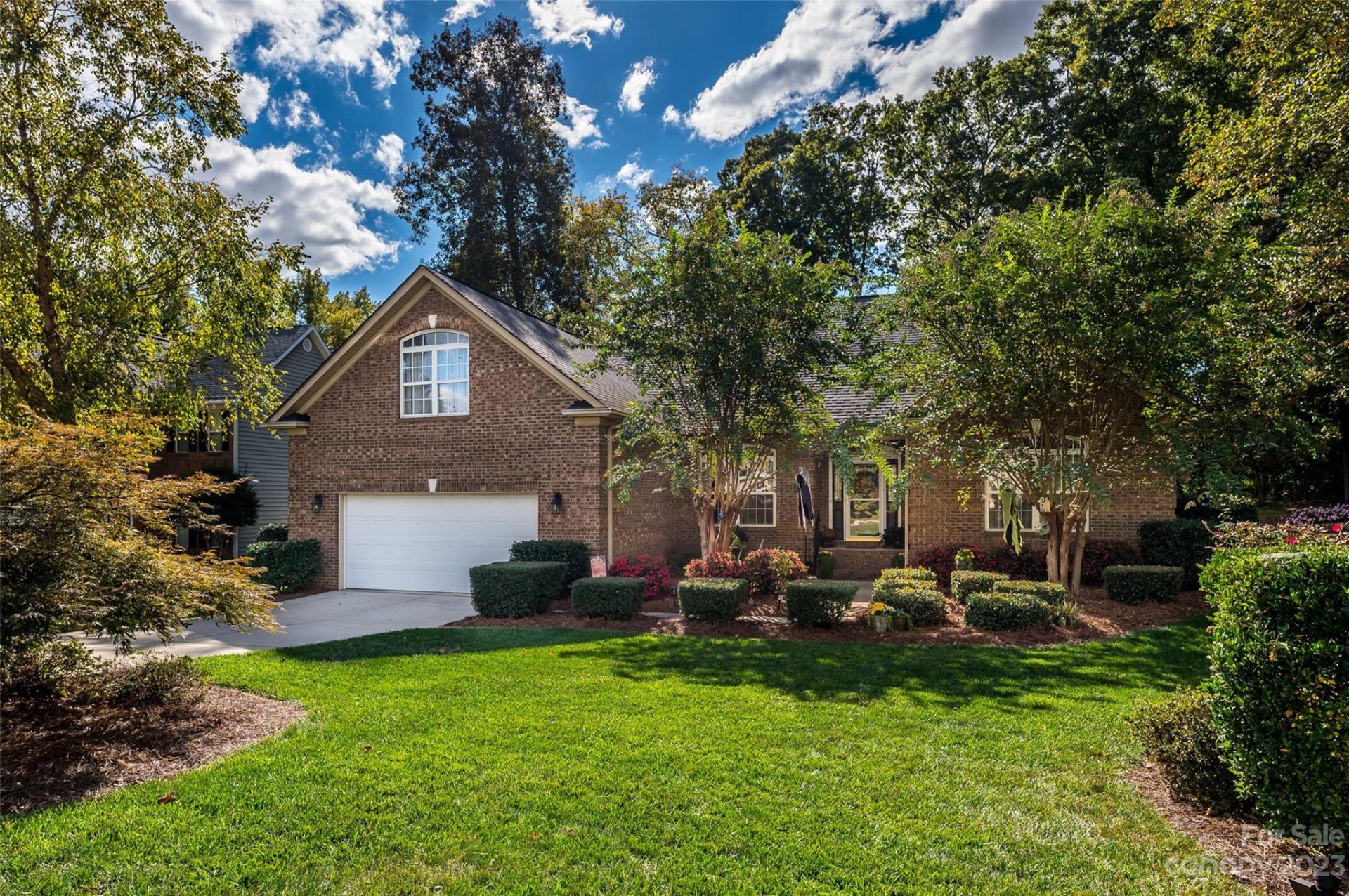 Property image 1 at 15120 Castlebridge Lane, Matthews, NC 28104