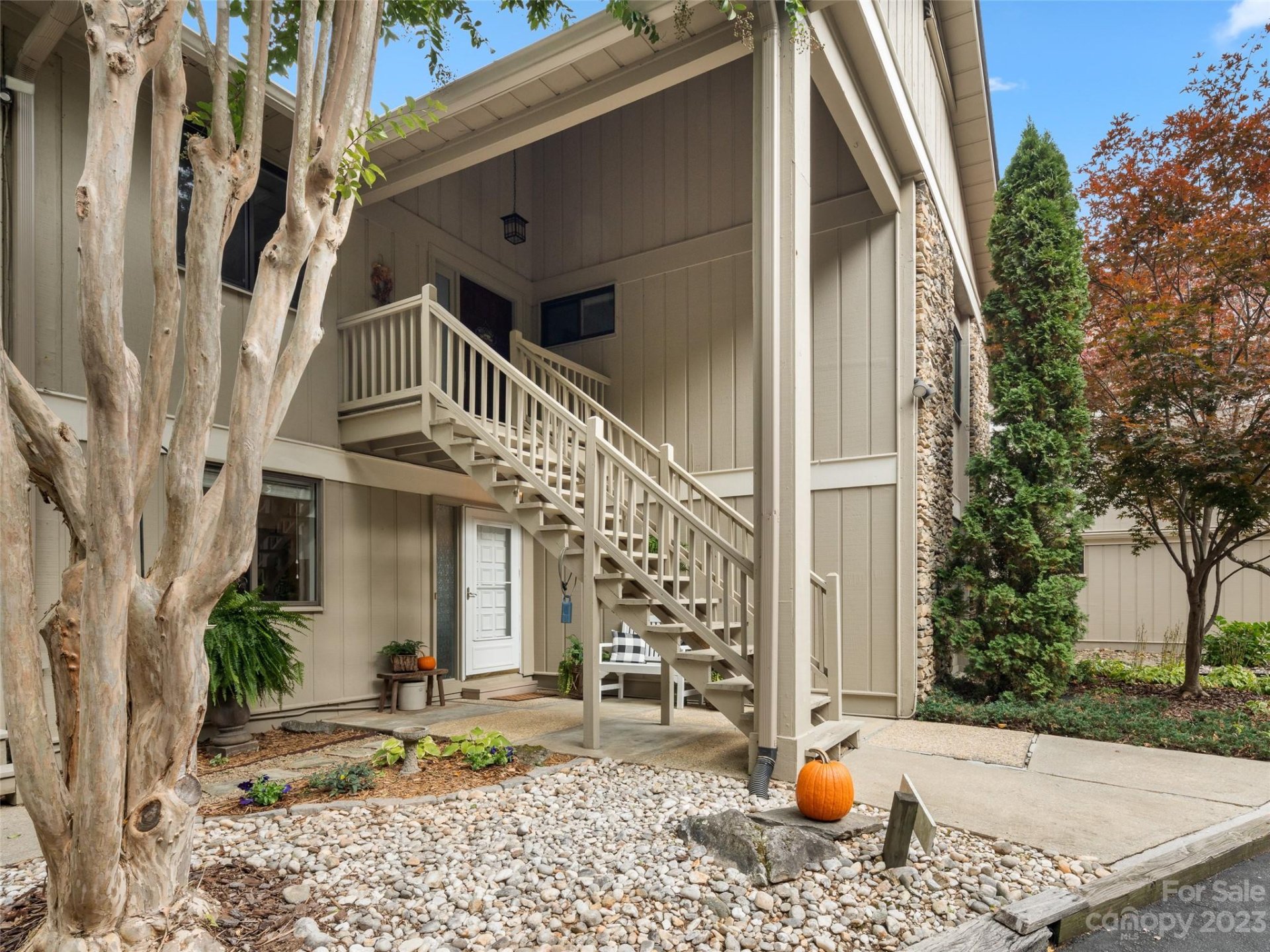 Property image 1 at 520 Davis Mountain Road, Hendersonville, NC 28739