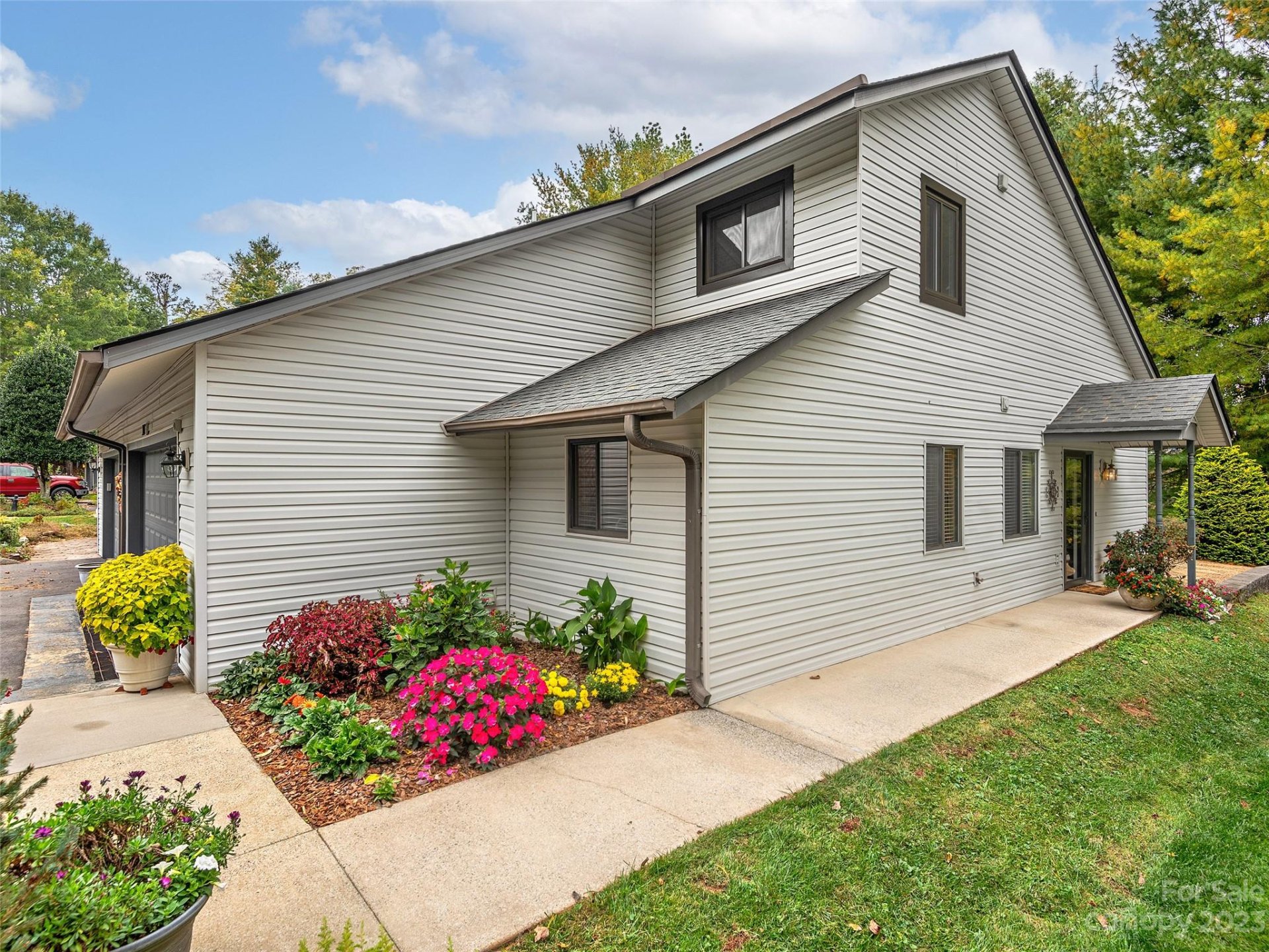 Property image 1 at 307 Oak Place, Asheville, NC 28803