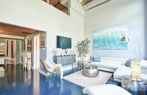 Property image 1 at 201 S Hoskins Road, Charlotte, NC 28208