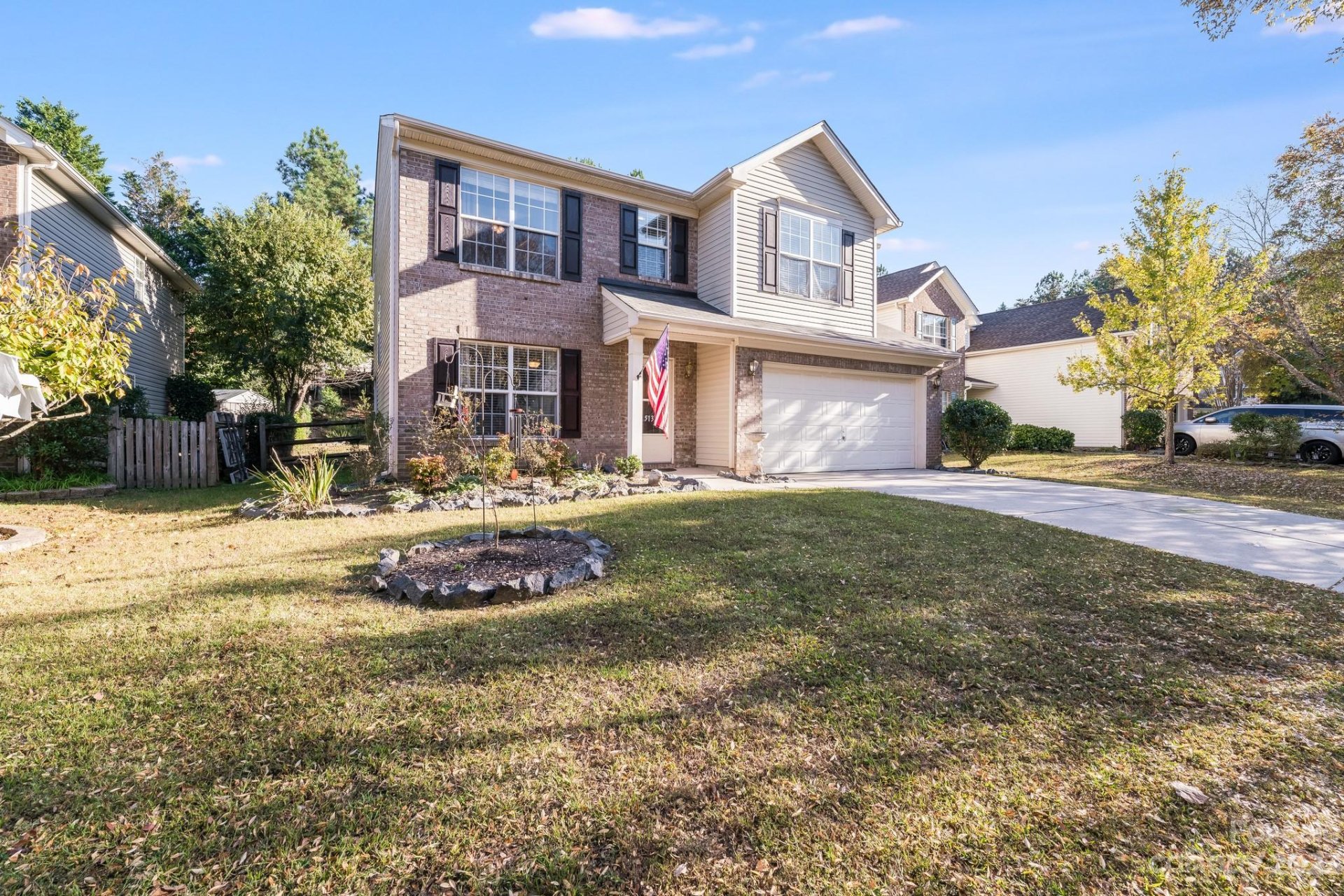 513 Red Oak Court