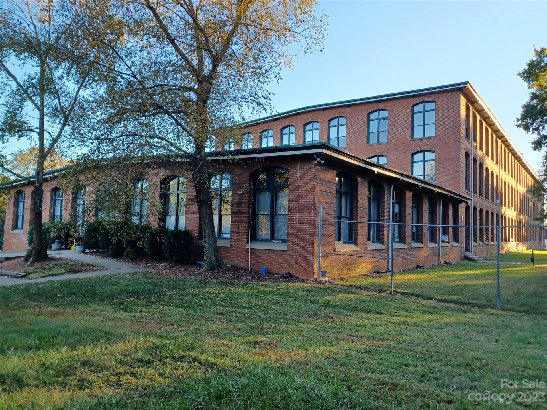 Property image 1 at 201 S Hoskins Road, Charlotte, NC 28208