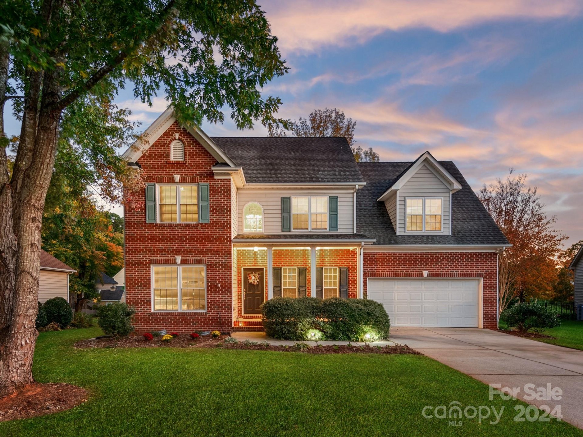 Property image 1 at 2732 Cameron Commons Way, Matthews, NC 28104