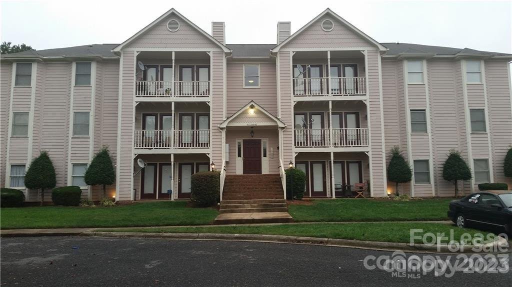 Property image 1 at 6146 Meadow Rose Lane, Charlotte, NC 28215