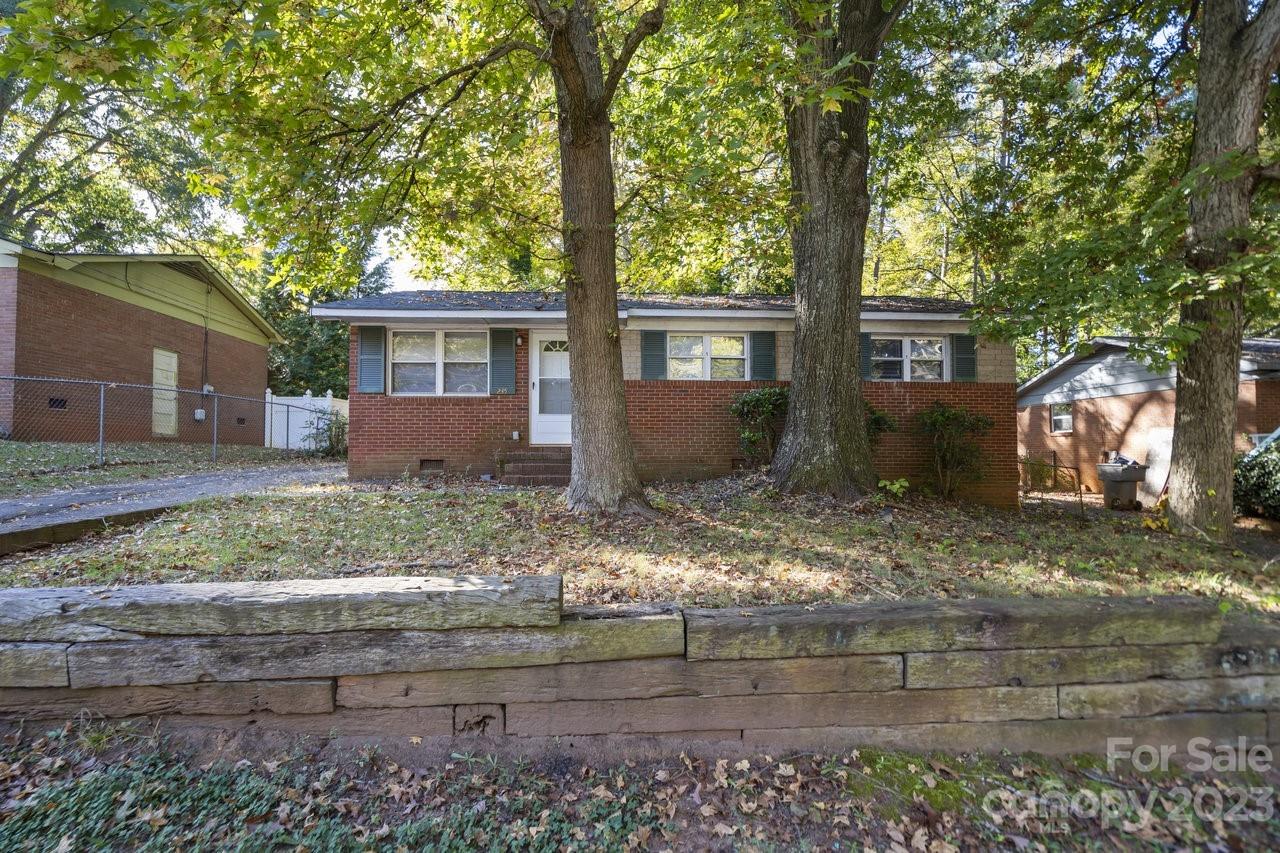 Property image 1 at 235 Edgegreen Drive, Charlotte, NC 28217