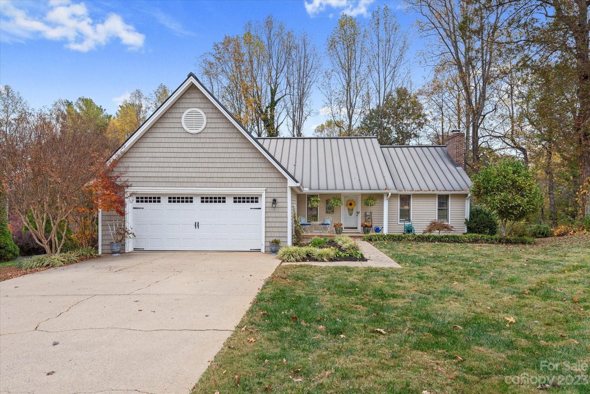 Property image 1 at 1435 33rd Avenue, Hickory, NC 28601