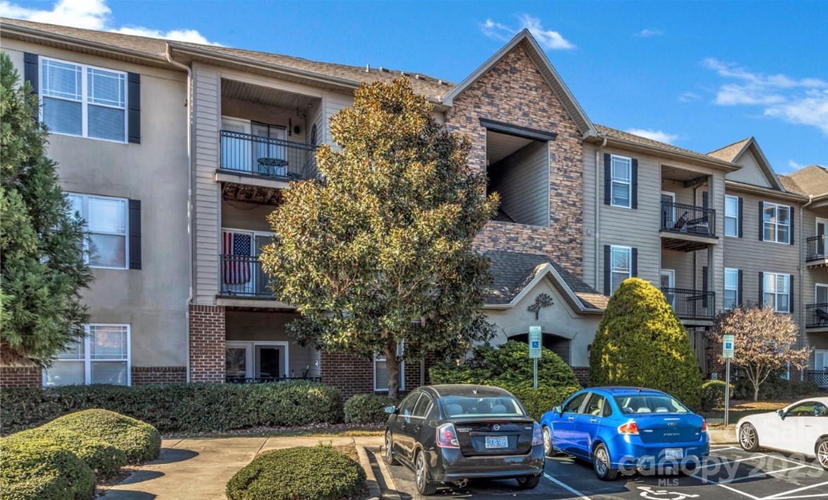 Property image 1 at 181 Brickton Circle, Fletcher, NC 28732