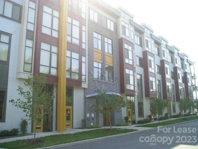514 W 10th Street