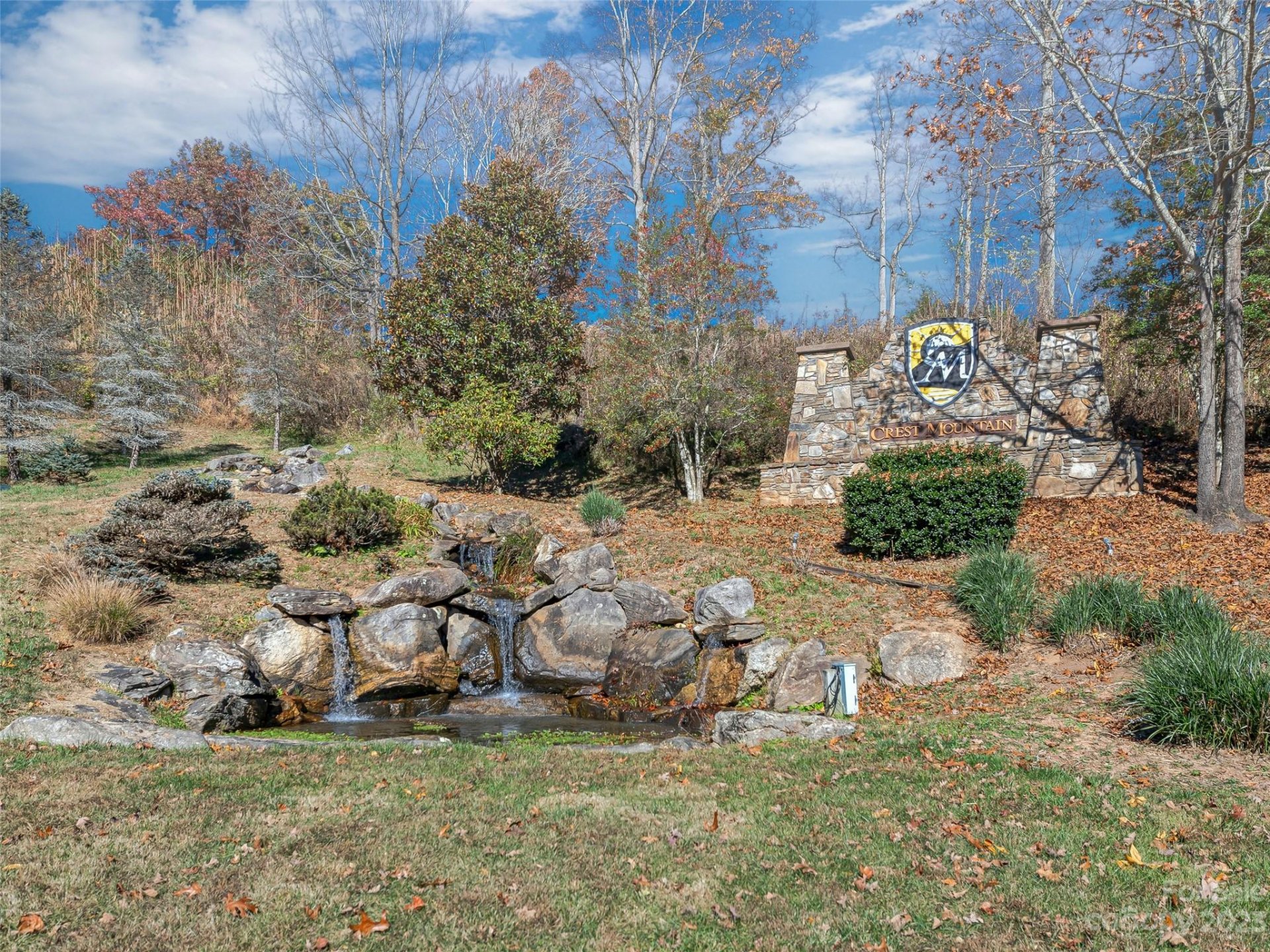 Property image 2 at 4 Chimney Crest Drive, Asheville, NC 28806
