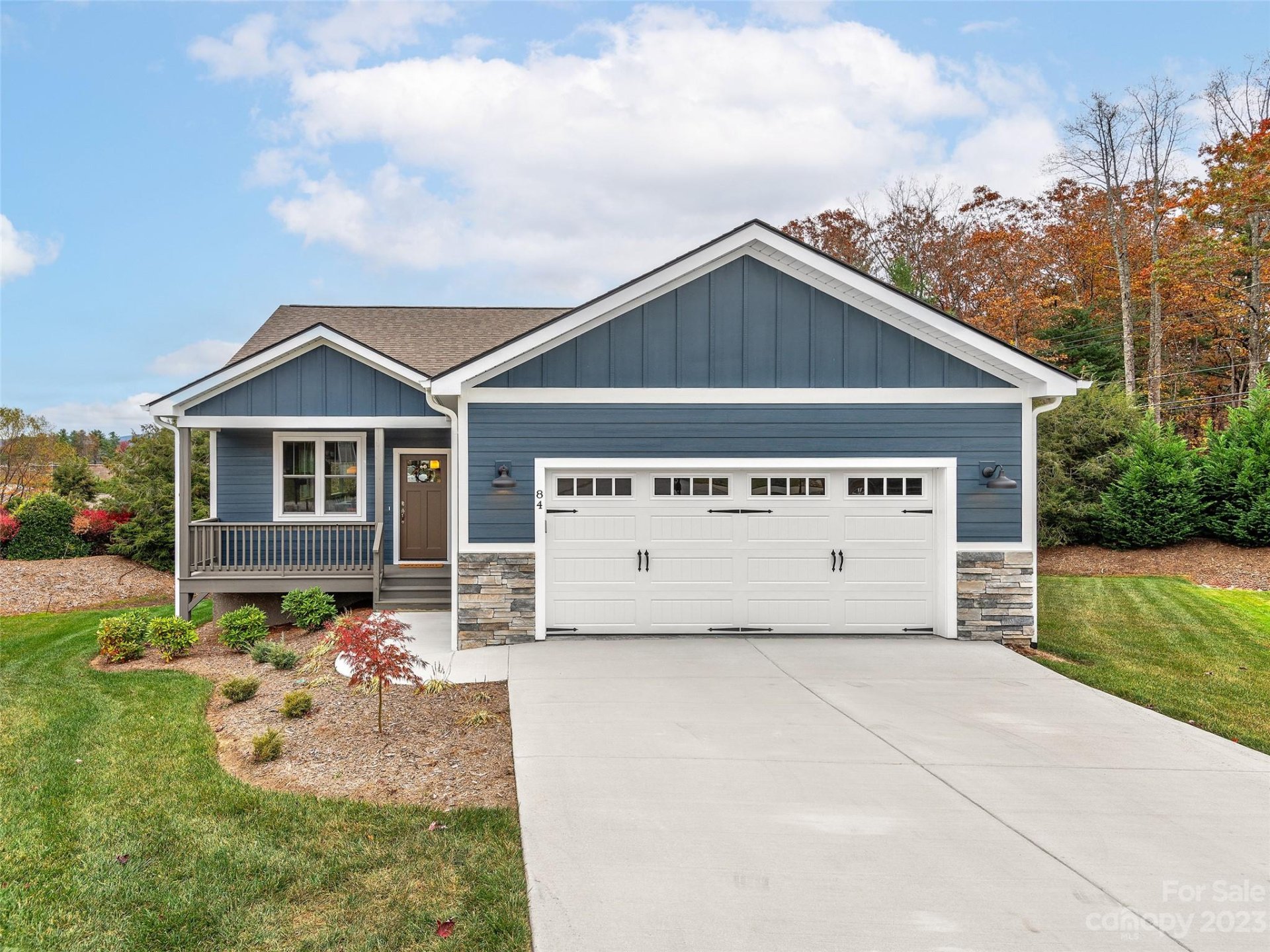 Property image 1 at 84 S Anvil Avenue, Hendersonville, NC 28792